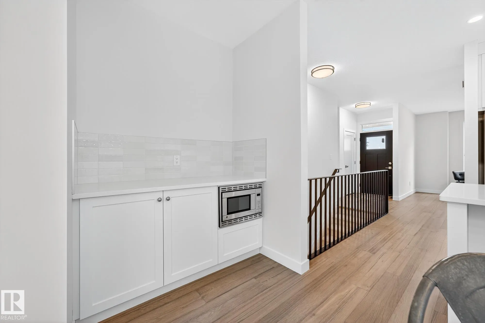 112 HERON POINT Close