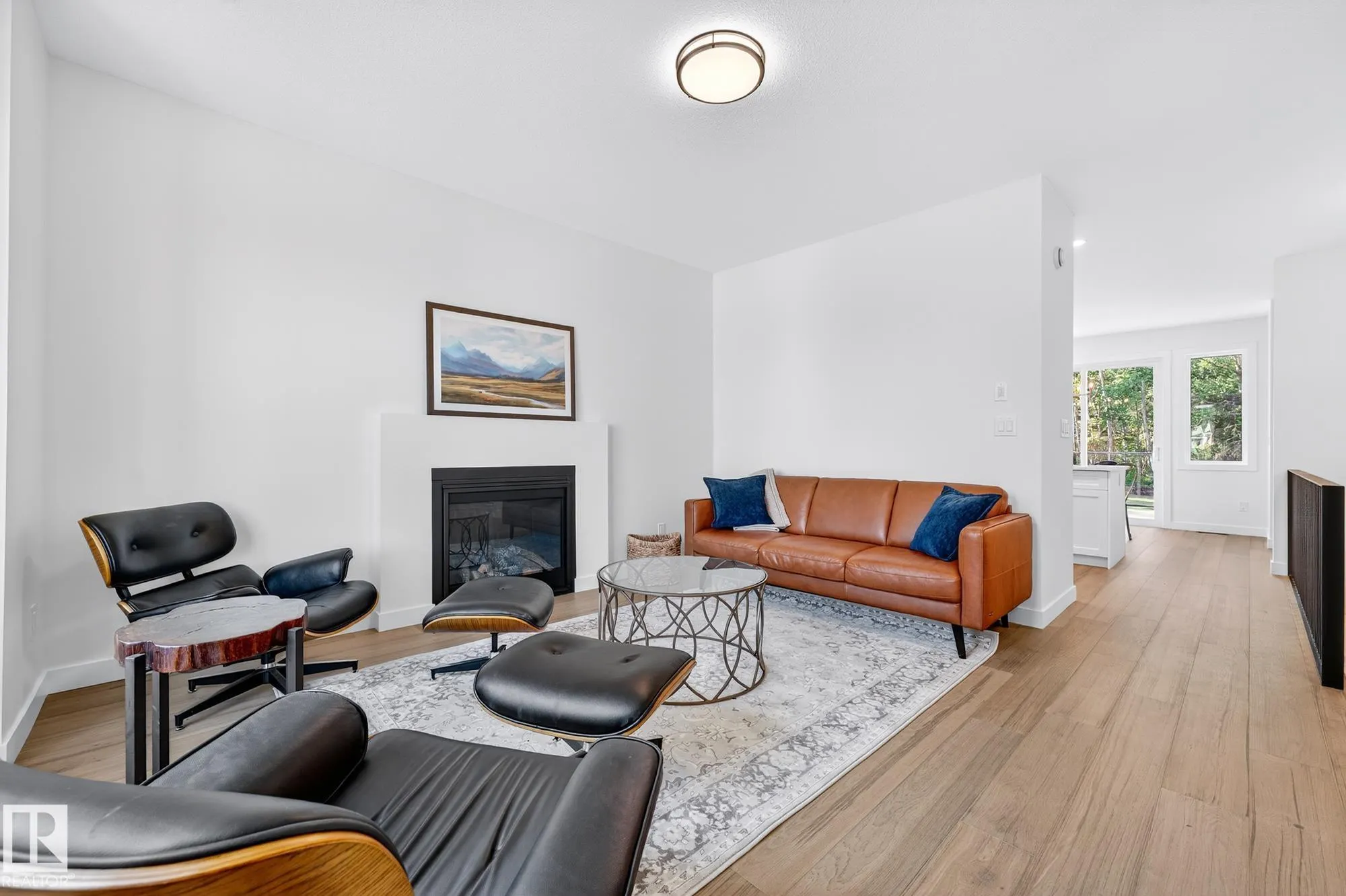 112 HERON POINT Close