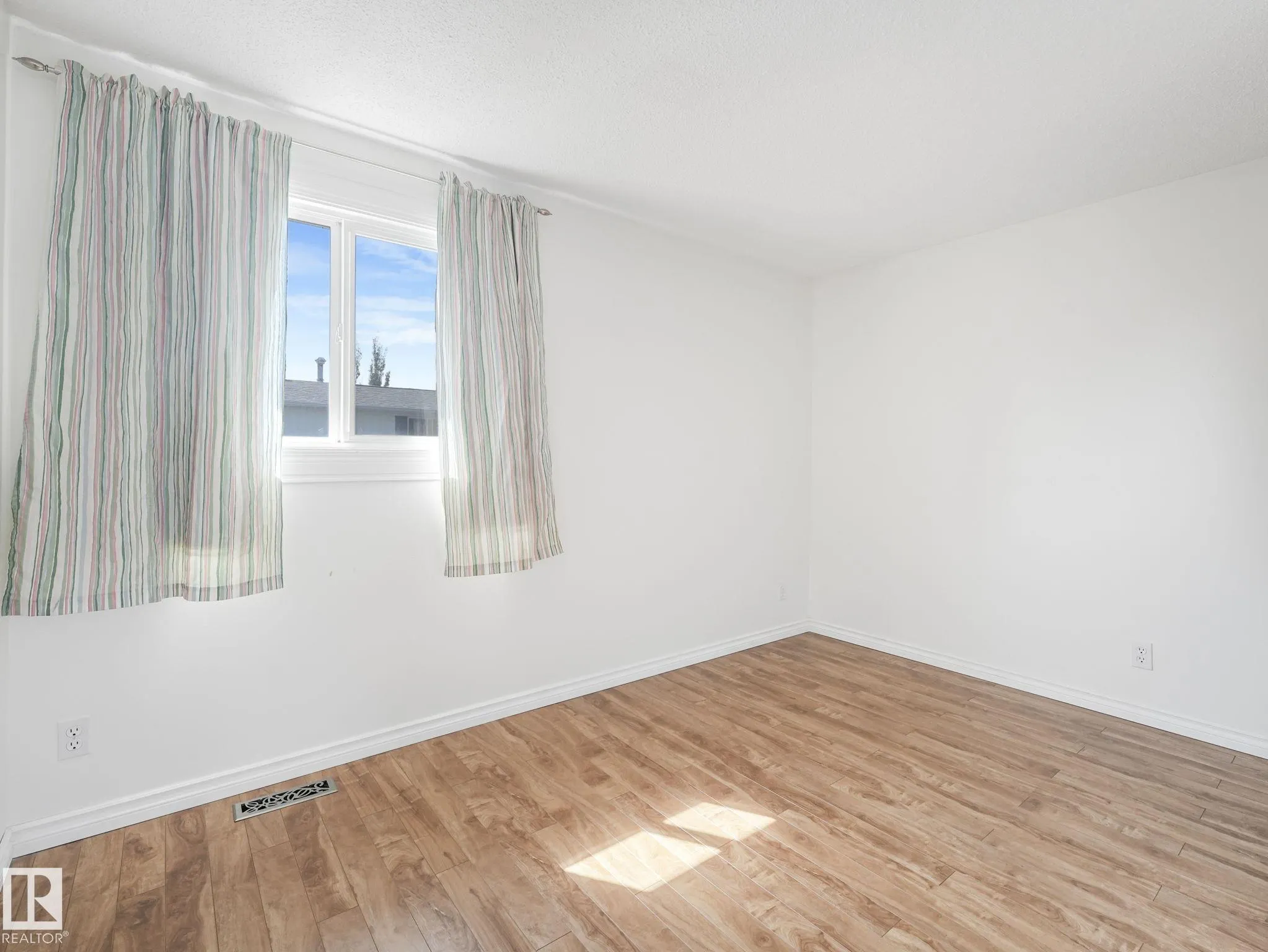 127 Ridgewood Terrace