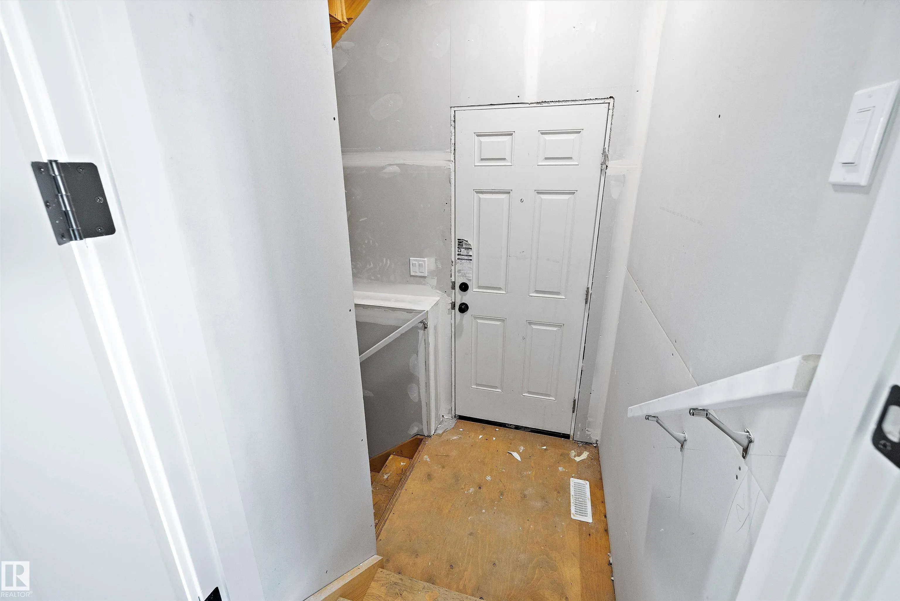 5458 Hawthorn Run