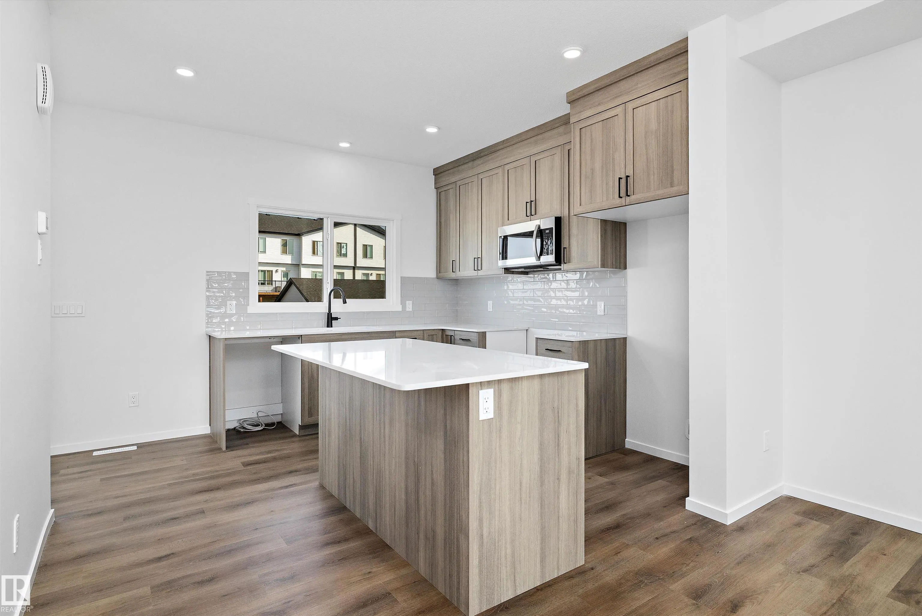 5458 Hawthorn Run