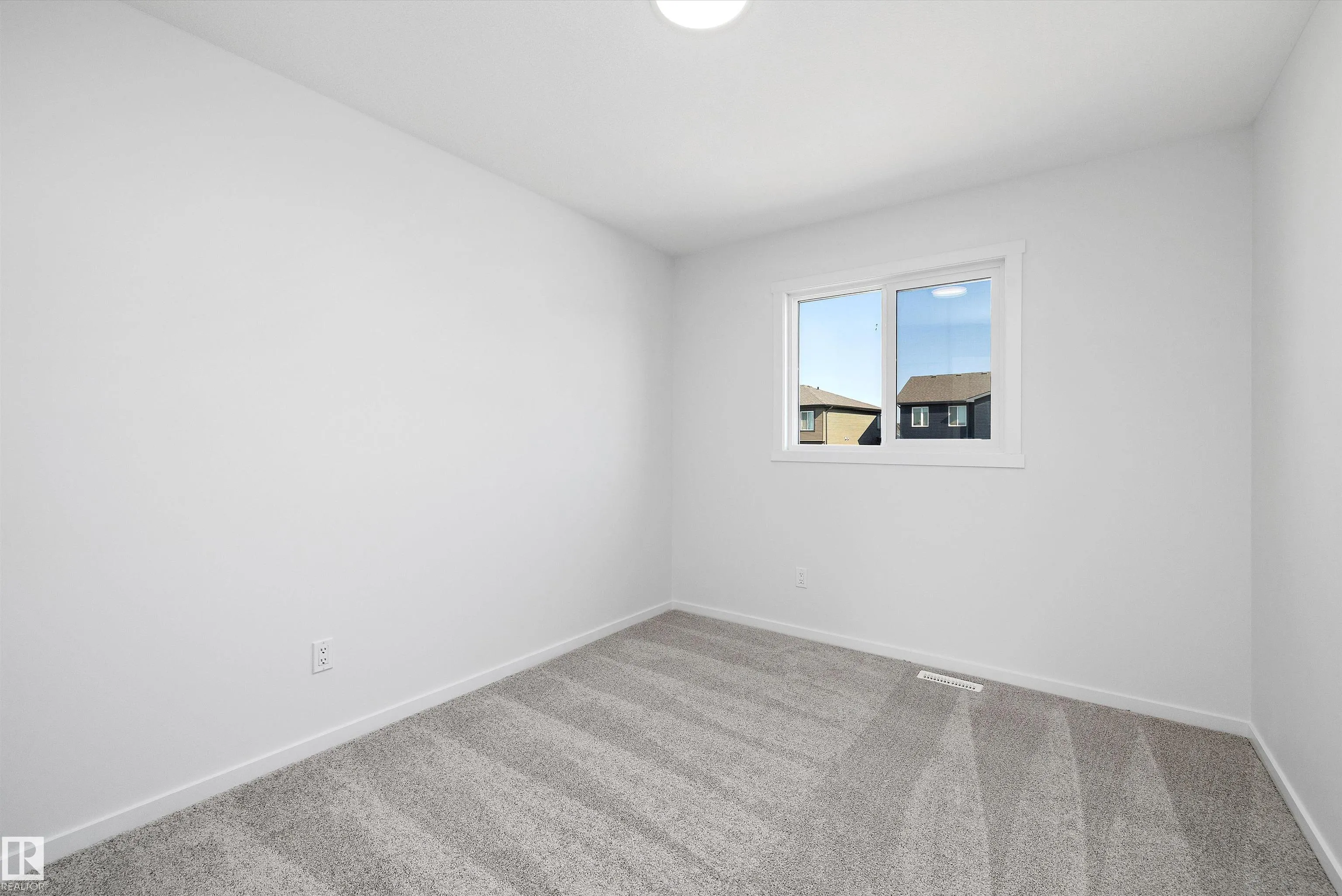 5458 Hawthorn Run