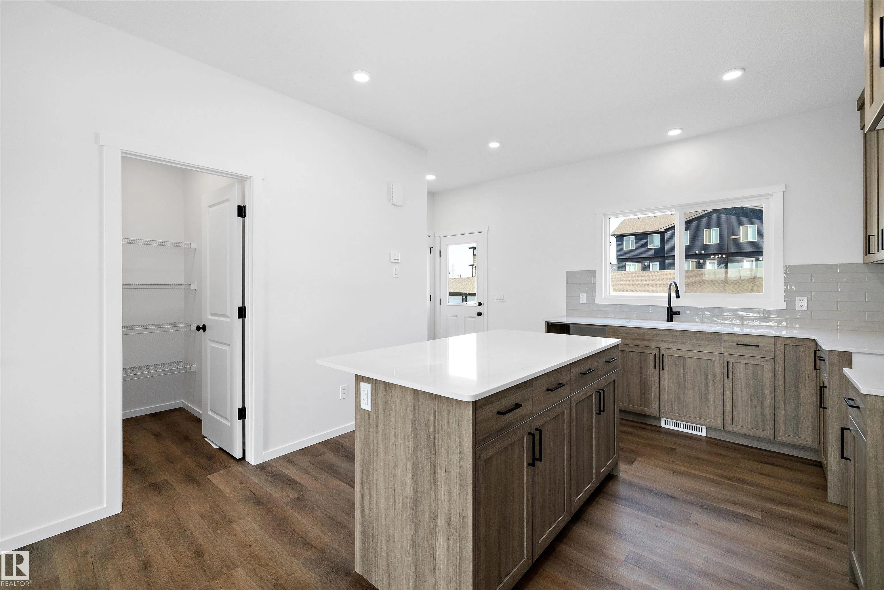 5458 Hawthorn Run