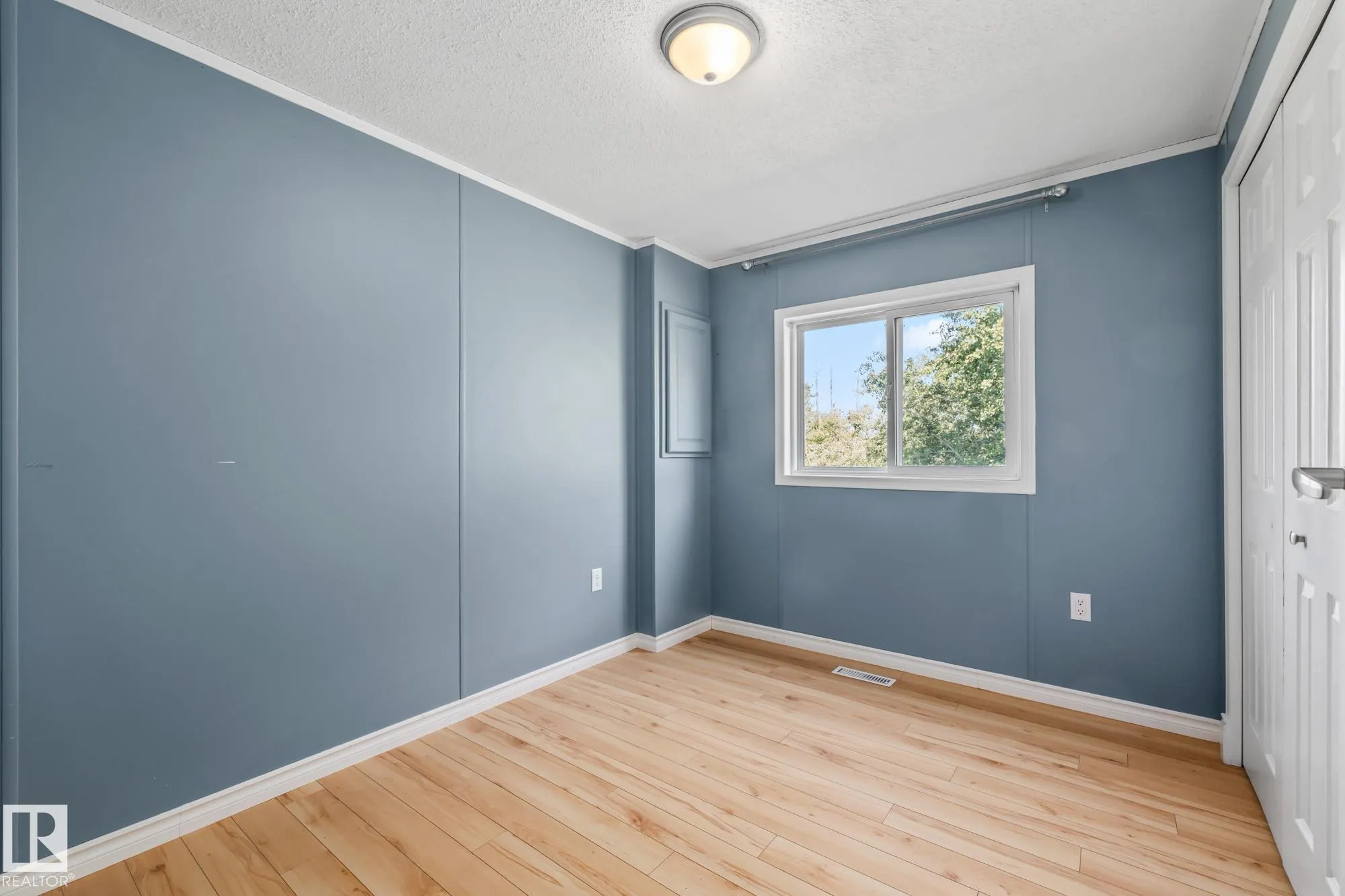 56430 RGE ROAD 263