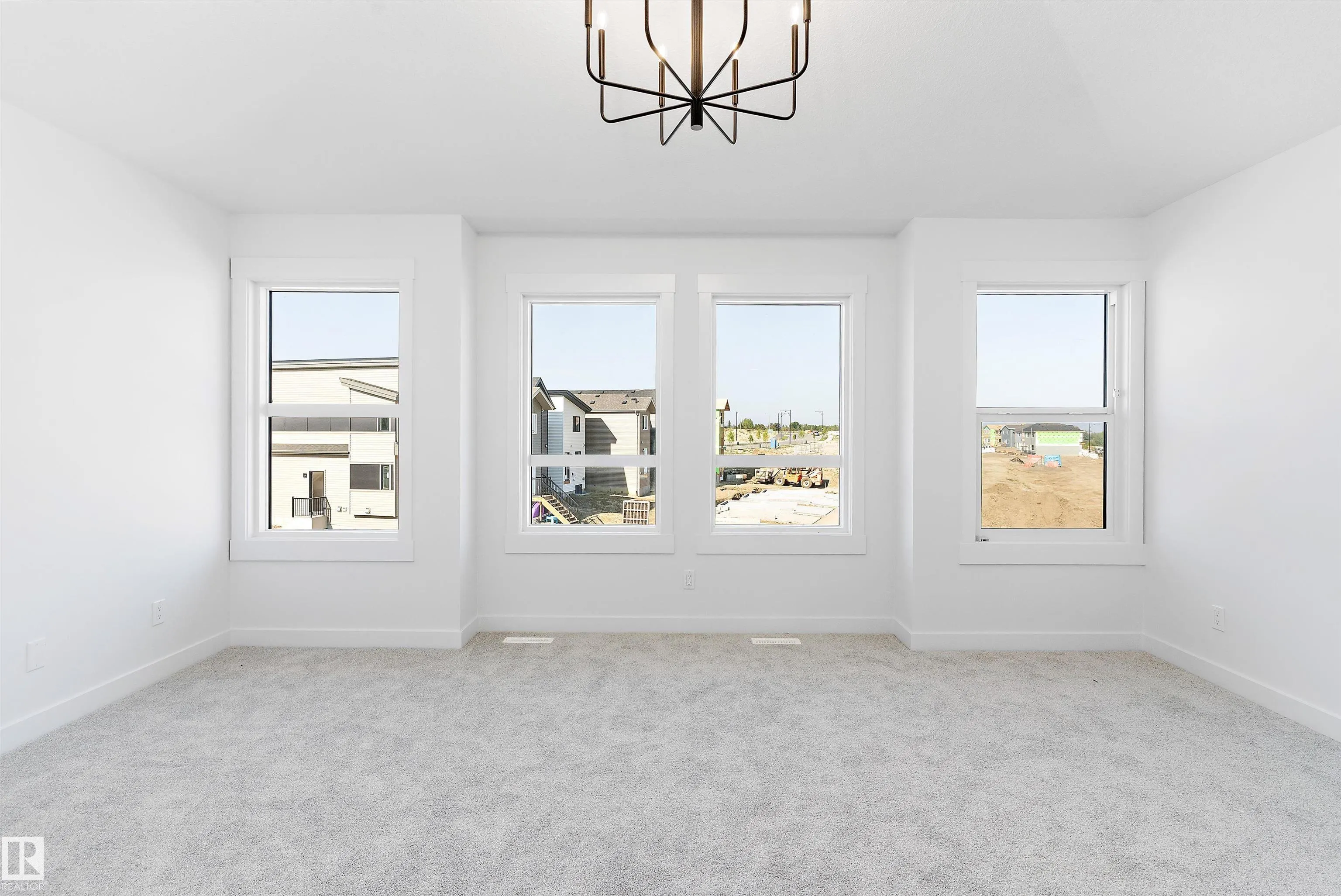 4511 Warbler Loop NW