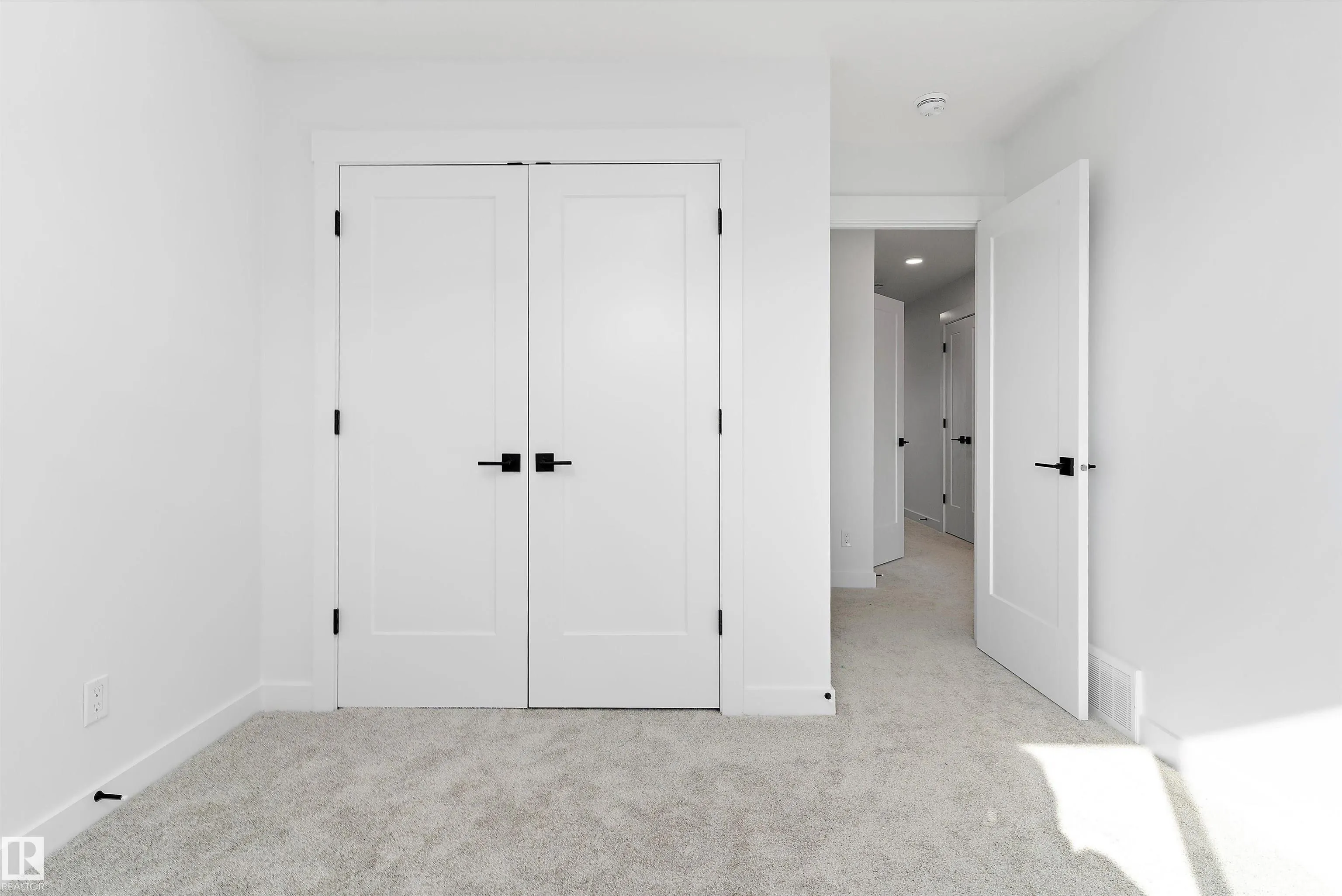 4511 Warbler Loop NW