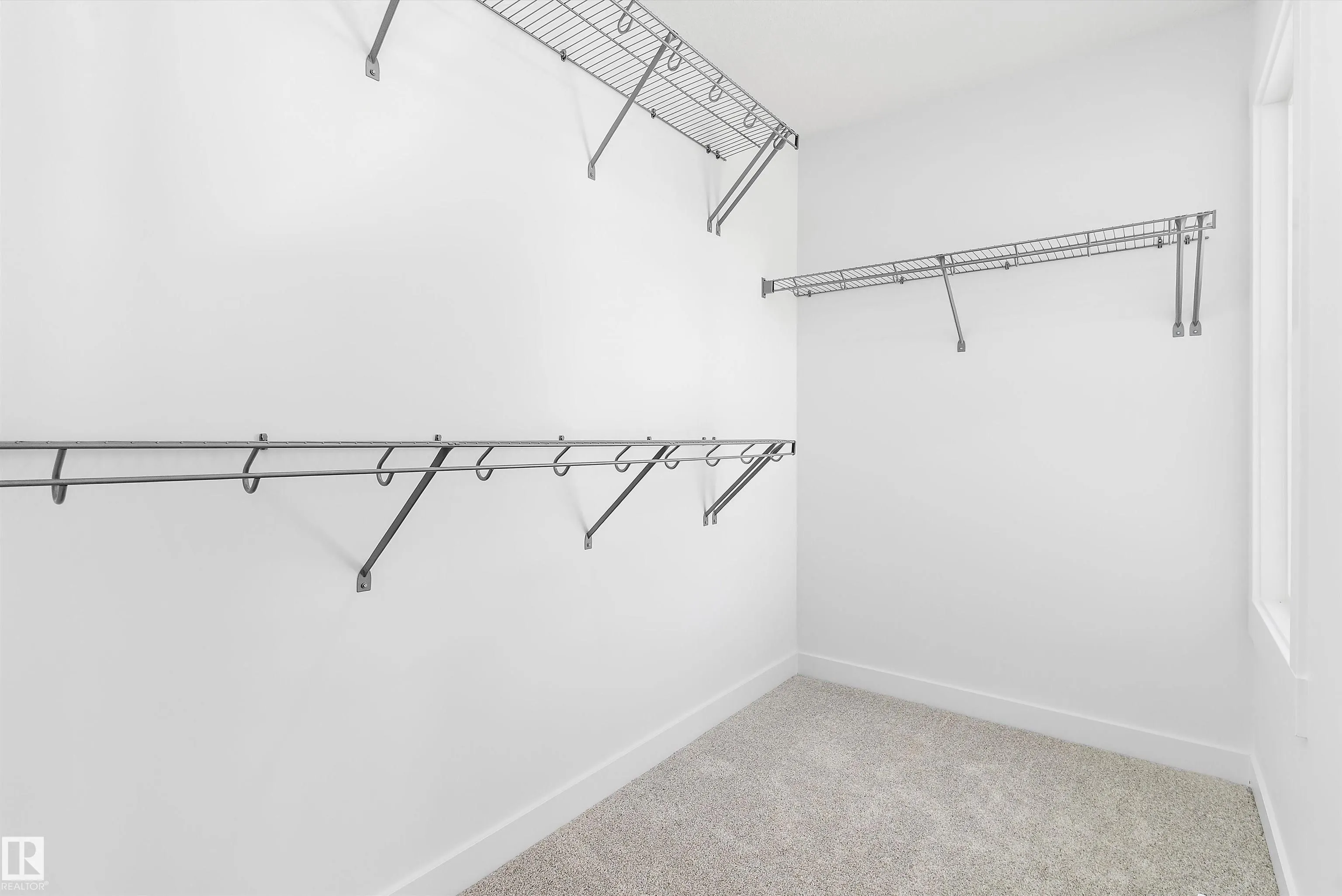 4511 Warbler Loop NW