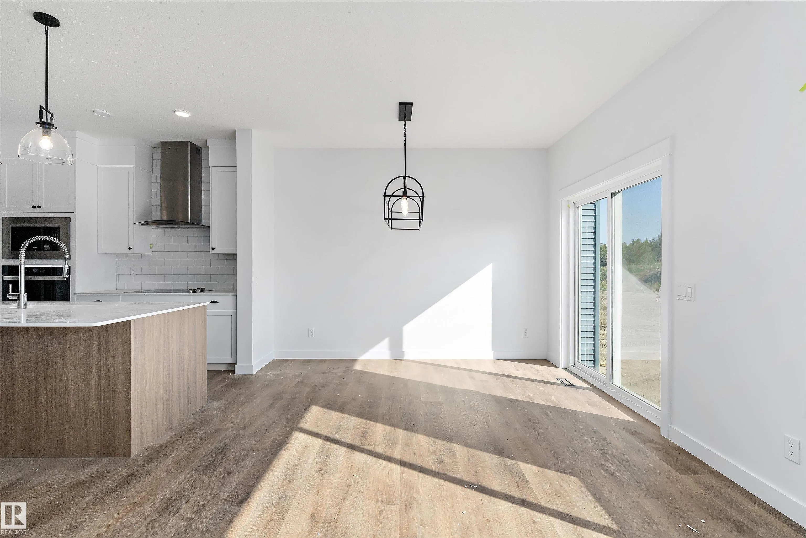 4511 Warbler Loop NW
