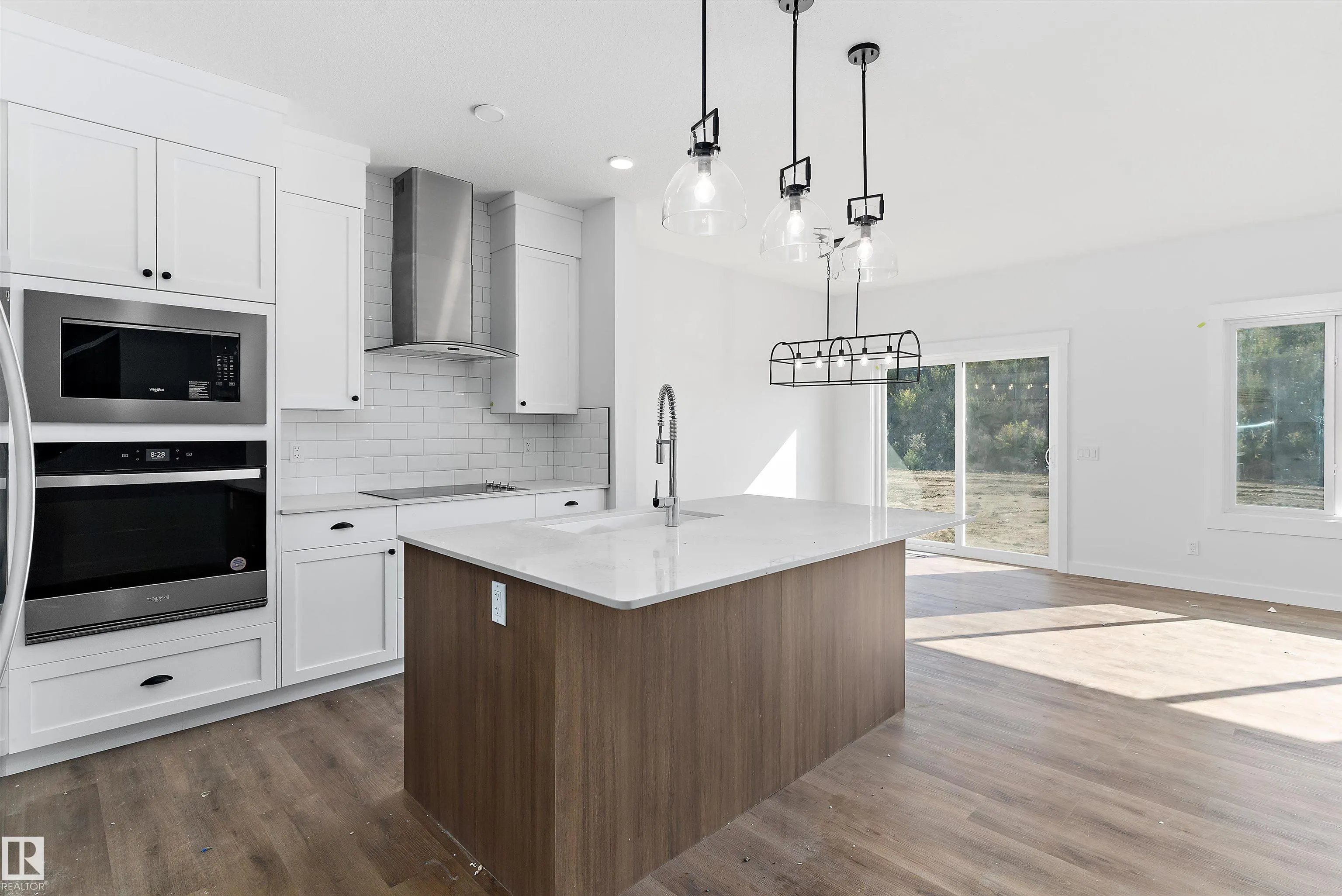 4511 Warbler Loop NW
