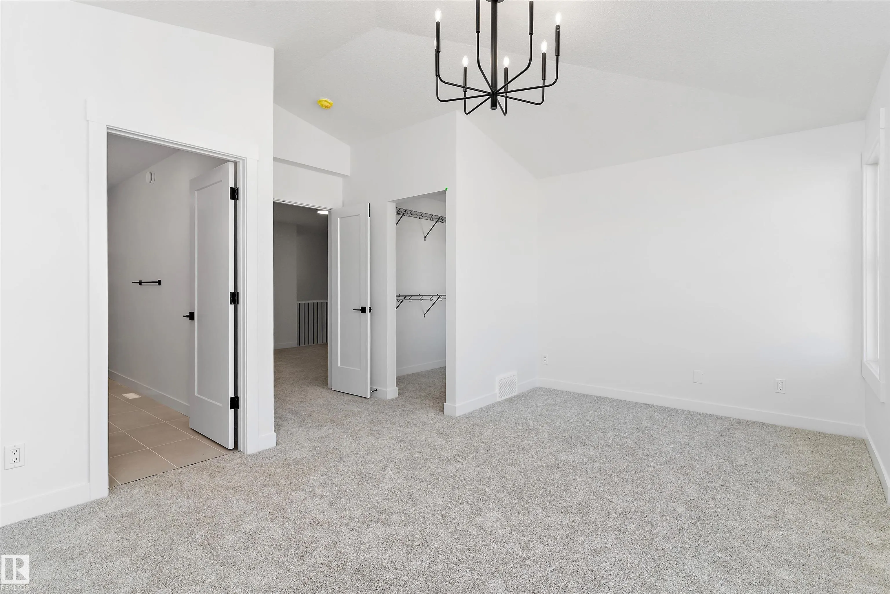 4511 Warbler Loop NW