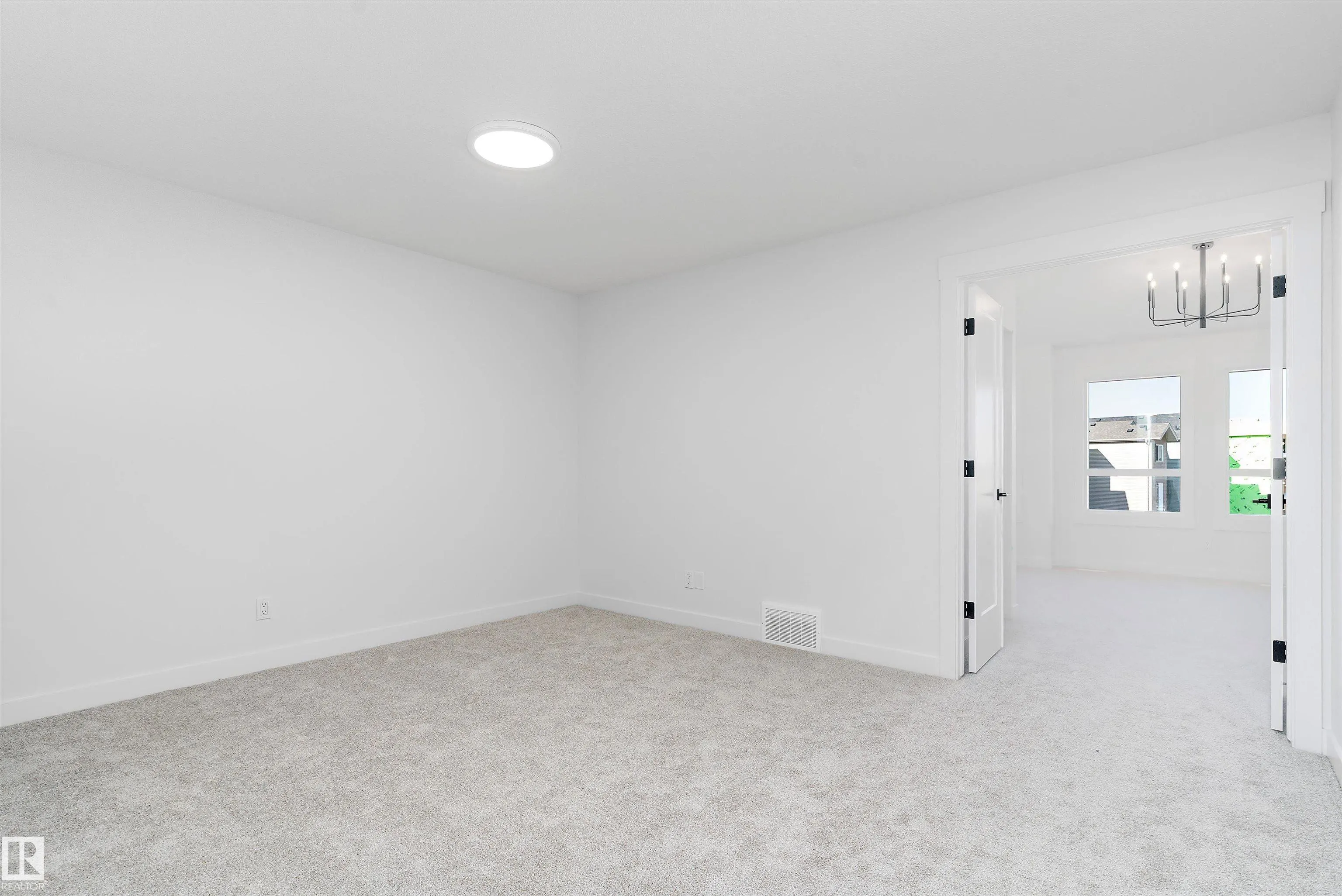 4511 Warbler Loop NW