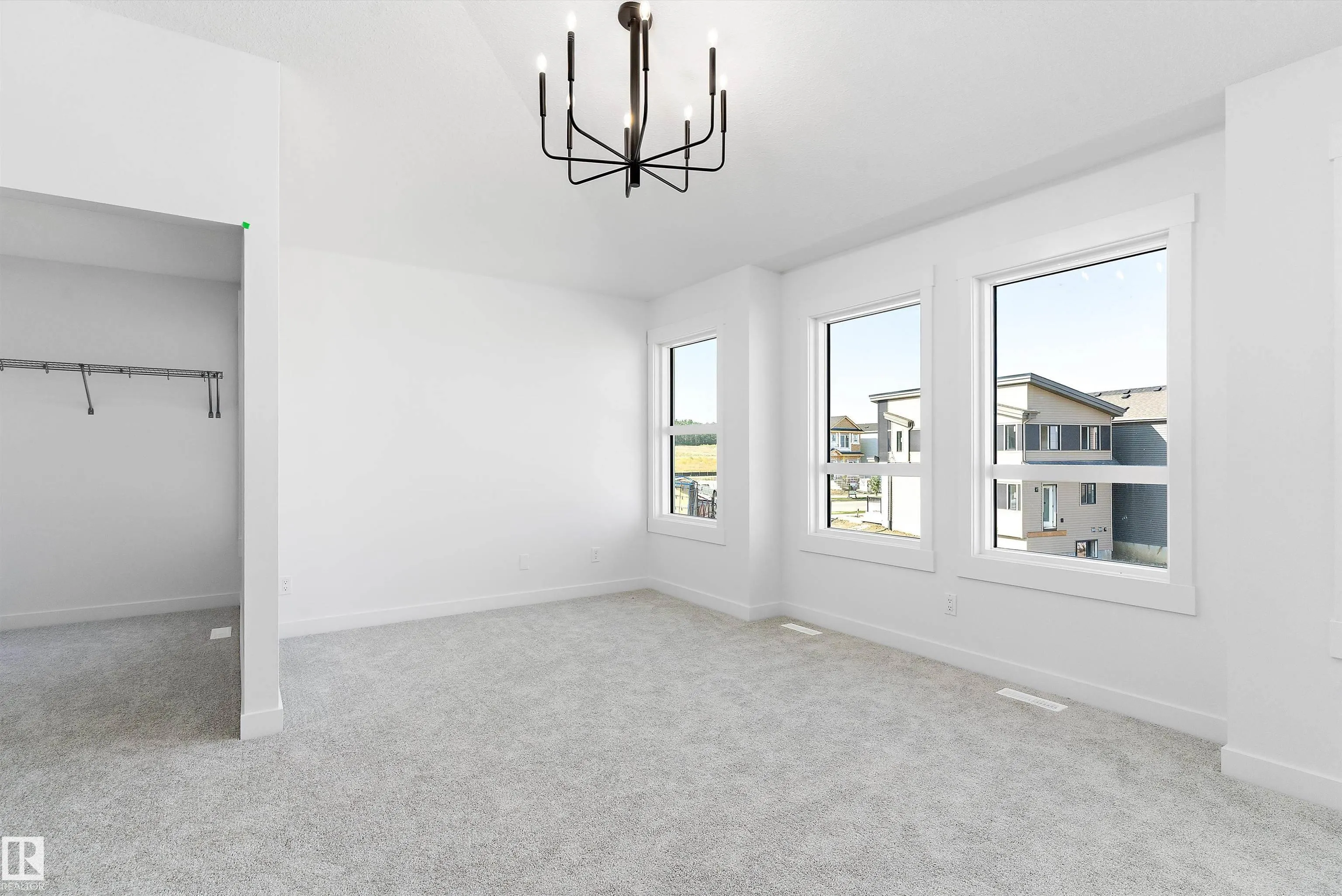 4511 Warbler Loop NW