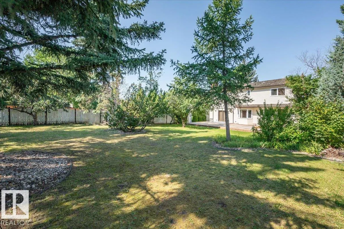 823 RICHARDS Crescent
