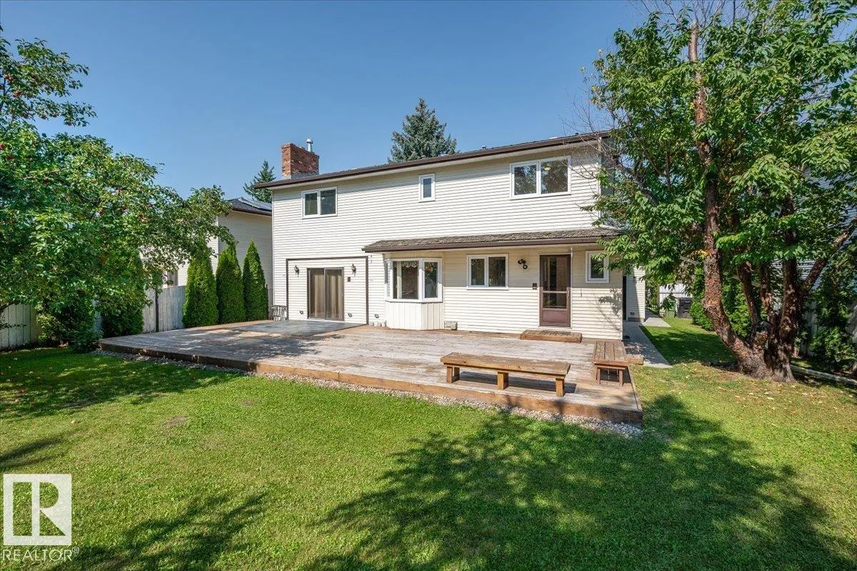 823 RICHARDS Crescent