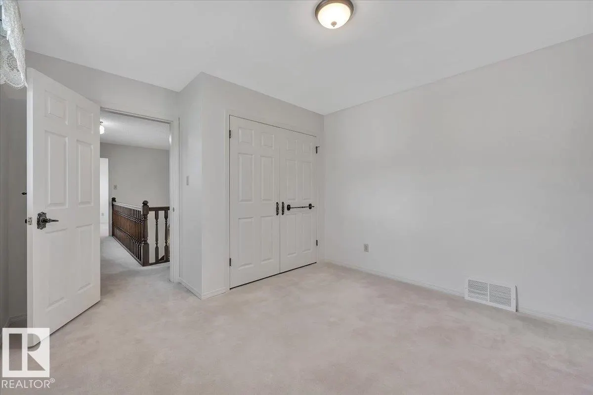 823 RICHARDS Crescent
