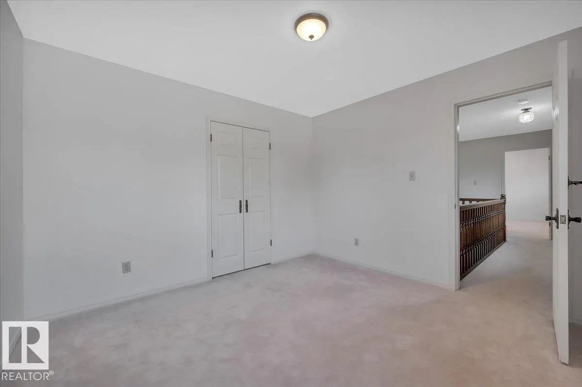 823 RICHARDS Crescent