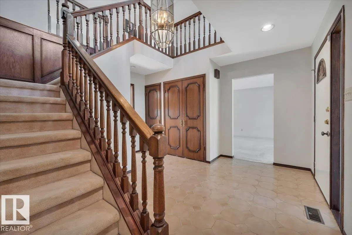823 RICHARDS Crescent