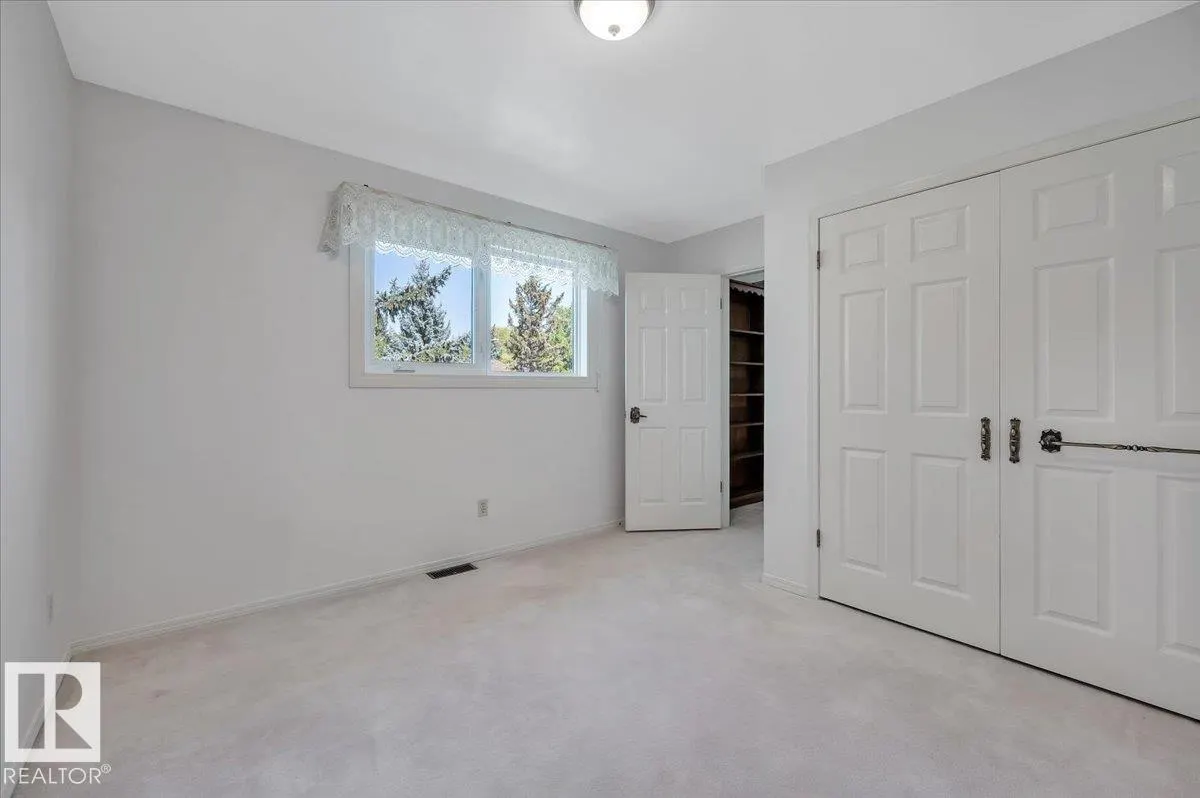 823 RICHARDS Crescent