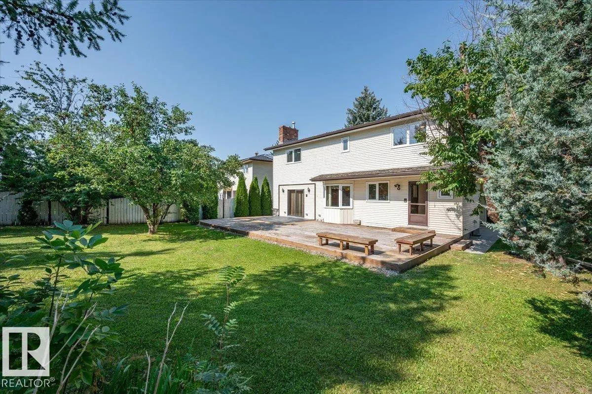 823 RICHARDS Crescent