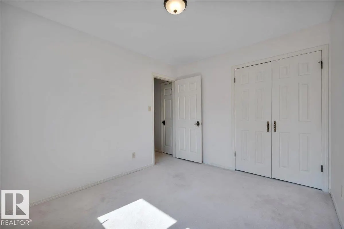 823 RICHARDS Crescent