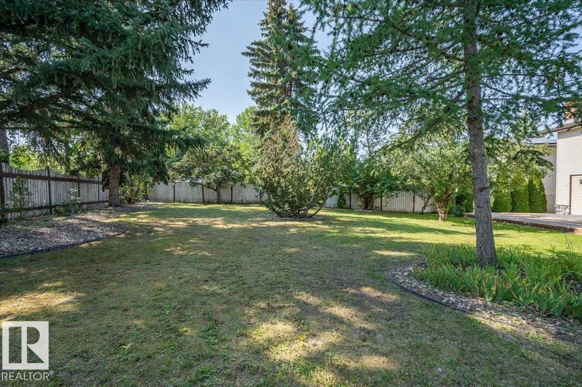 823 RICHARDS Crescent
