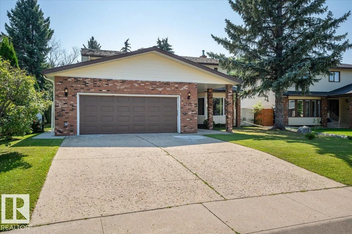 823 RICHARDS Crescent