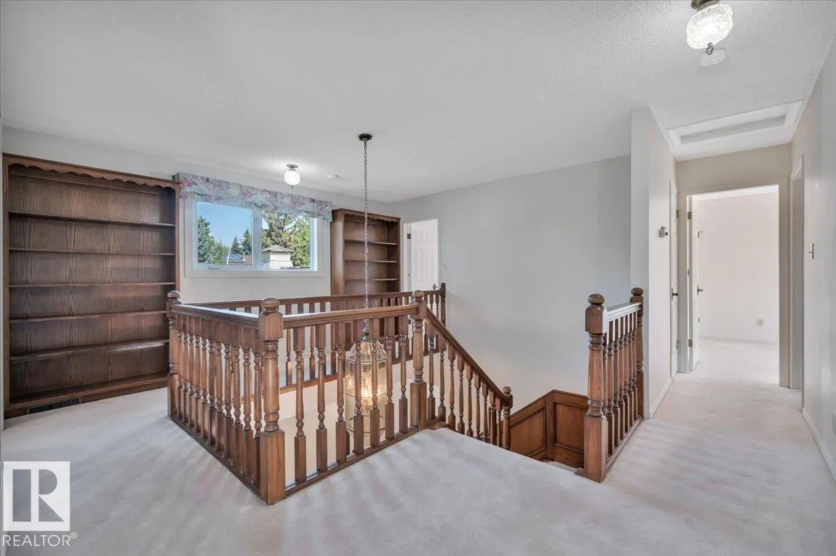 823 RICHARDS Crescent