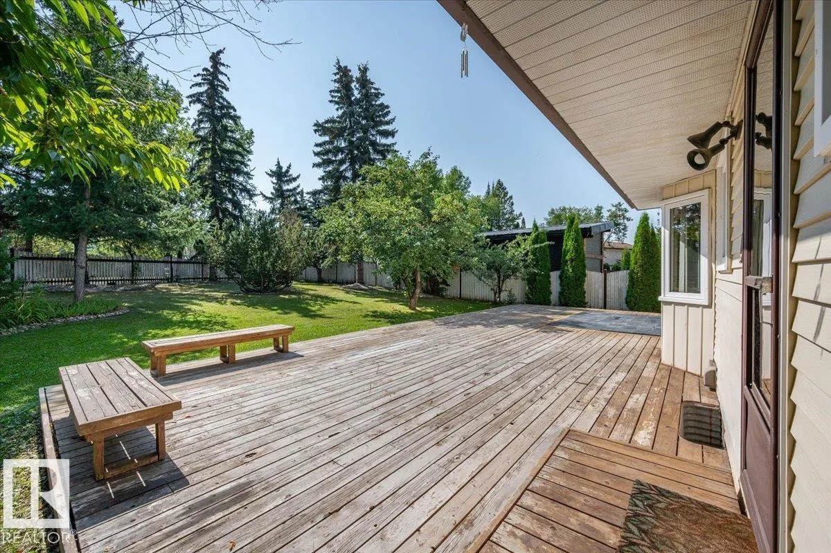 823 RICHARDS Crescent