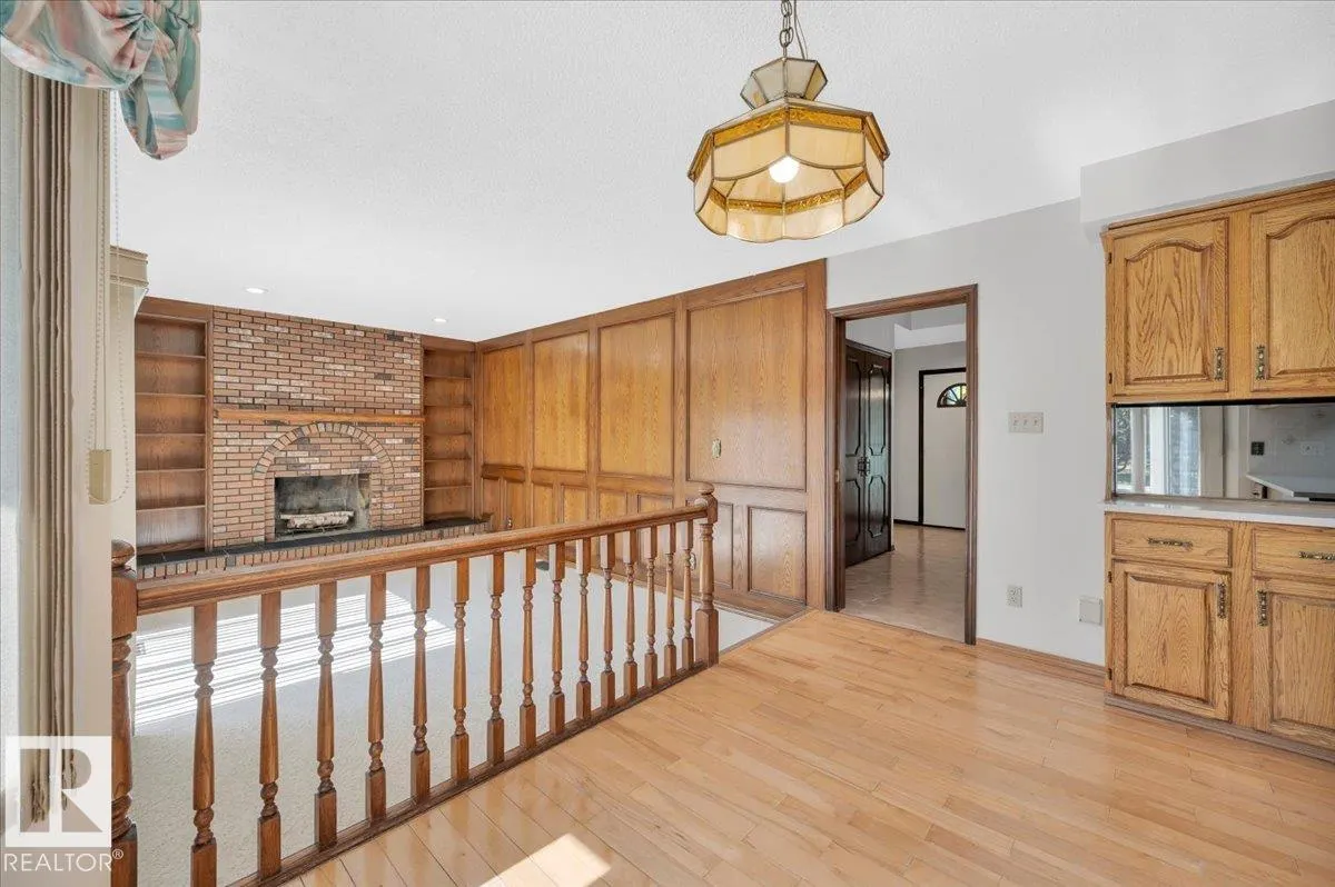 823 RICHARDS Crescent