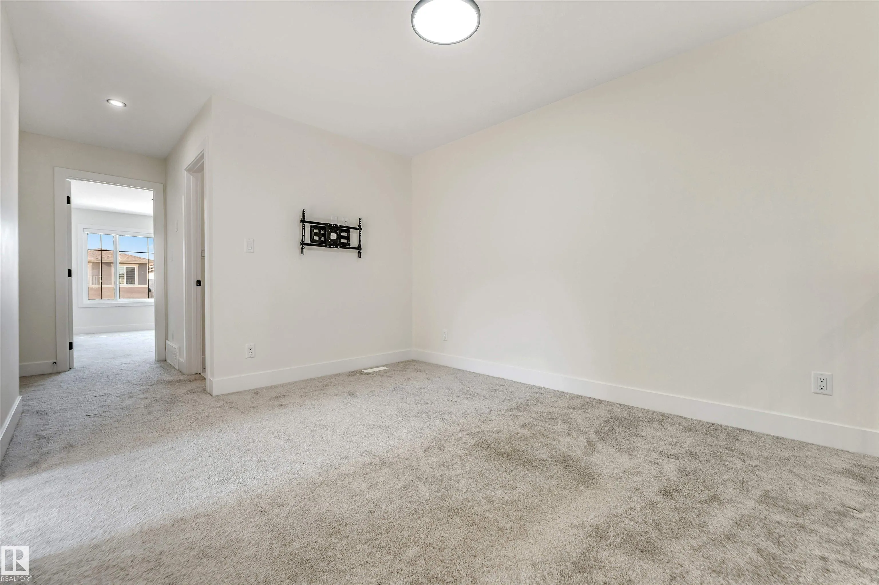 3239 PELERIN Crescent
