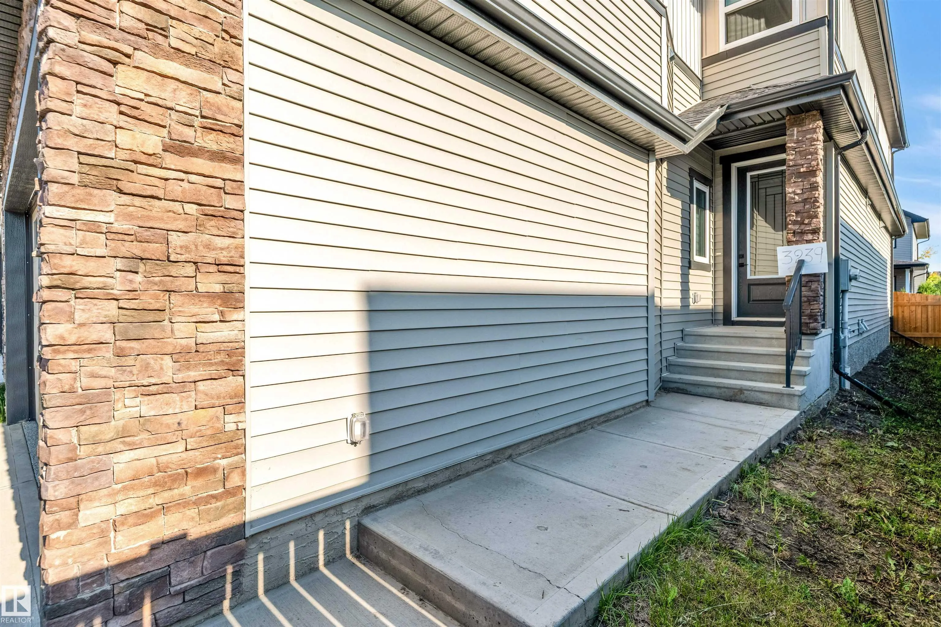3239 PELERIN Crescent