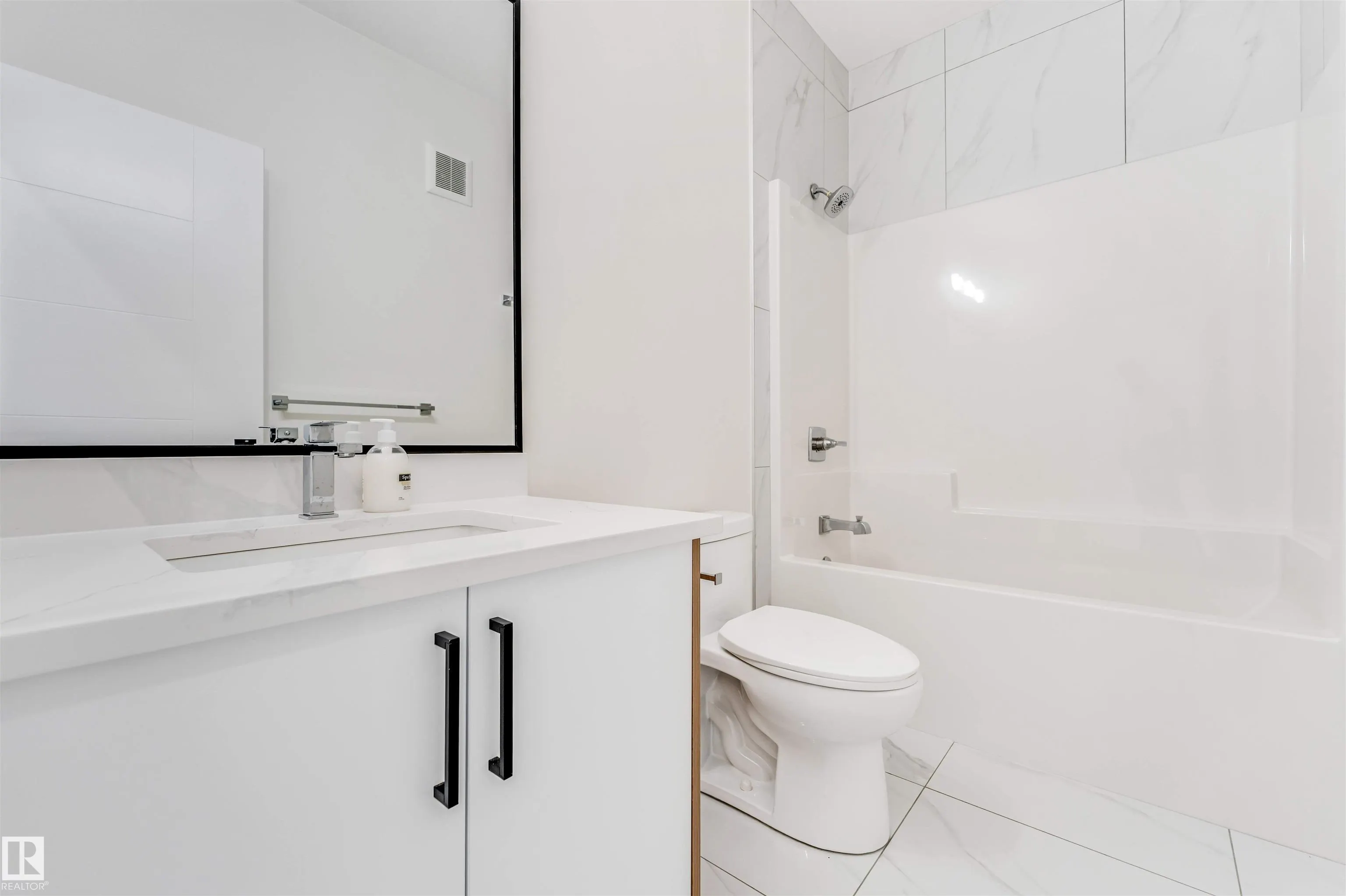 3239 PELERIN Crescent