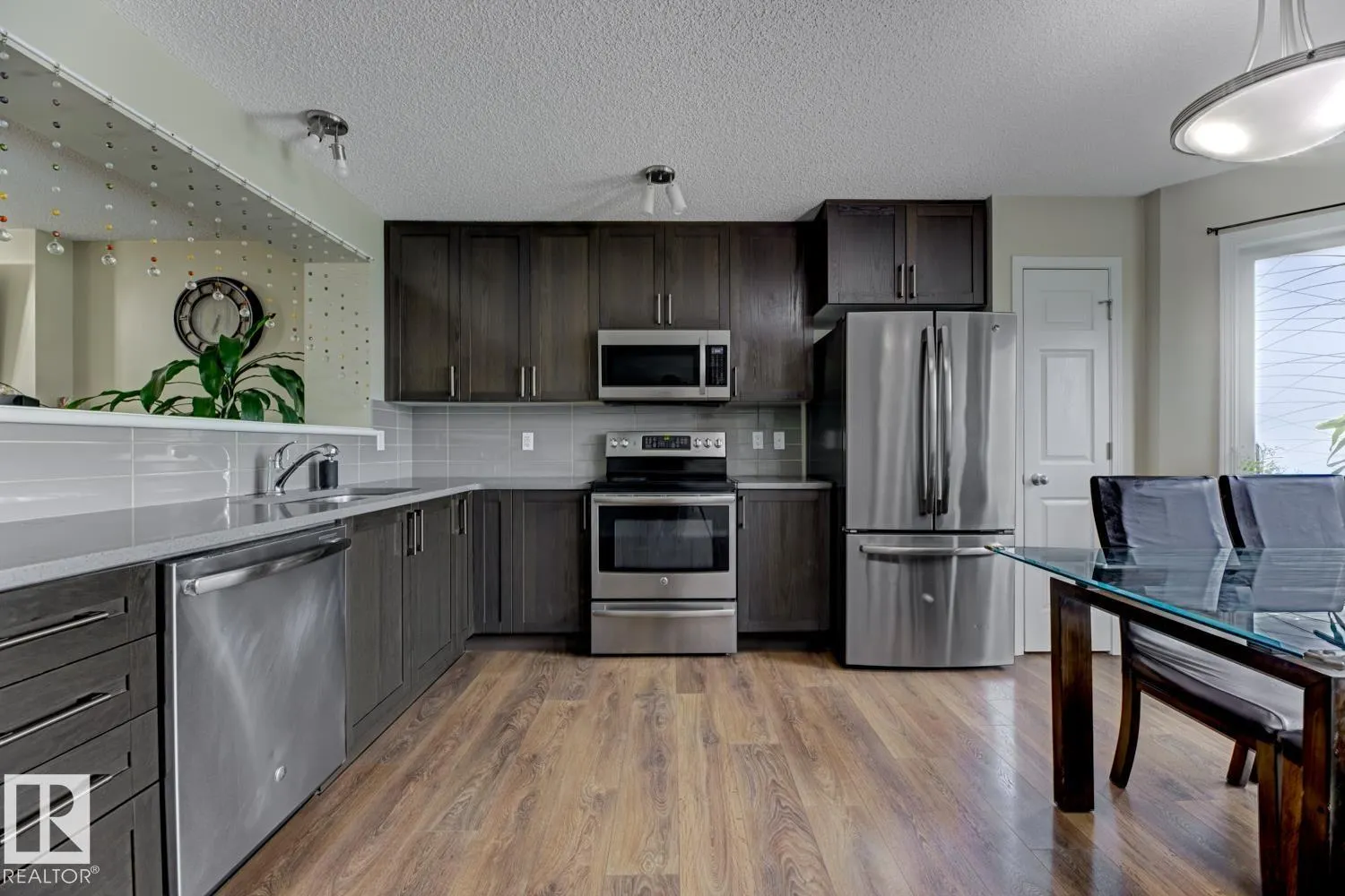 754 Eagleson Crescent