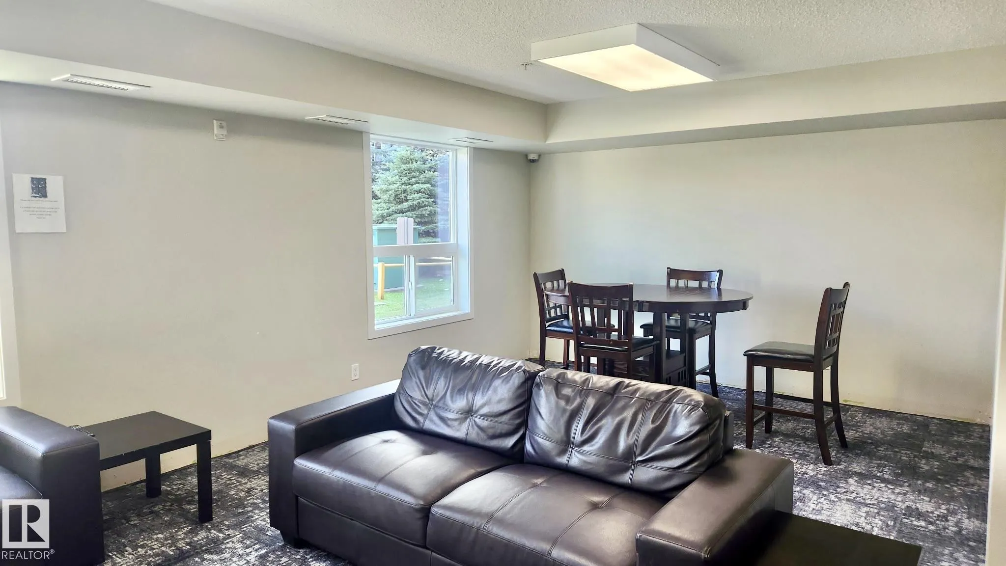 400 SILVER BERRY Road