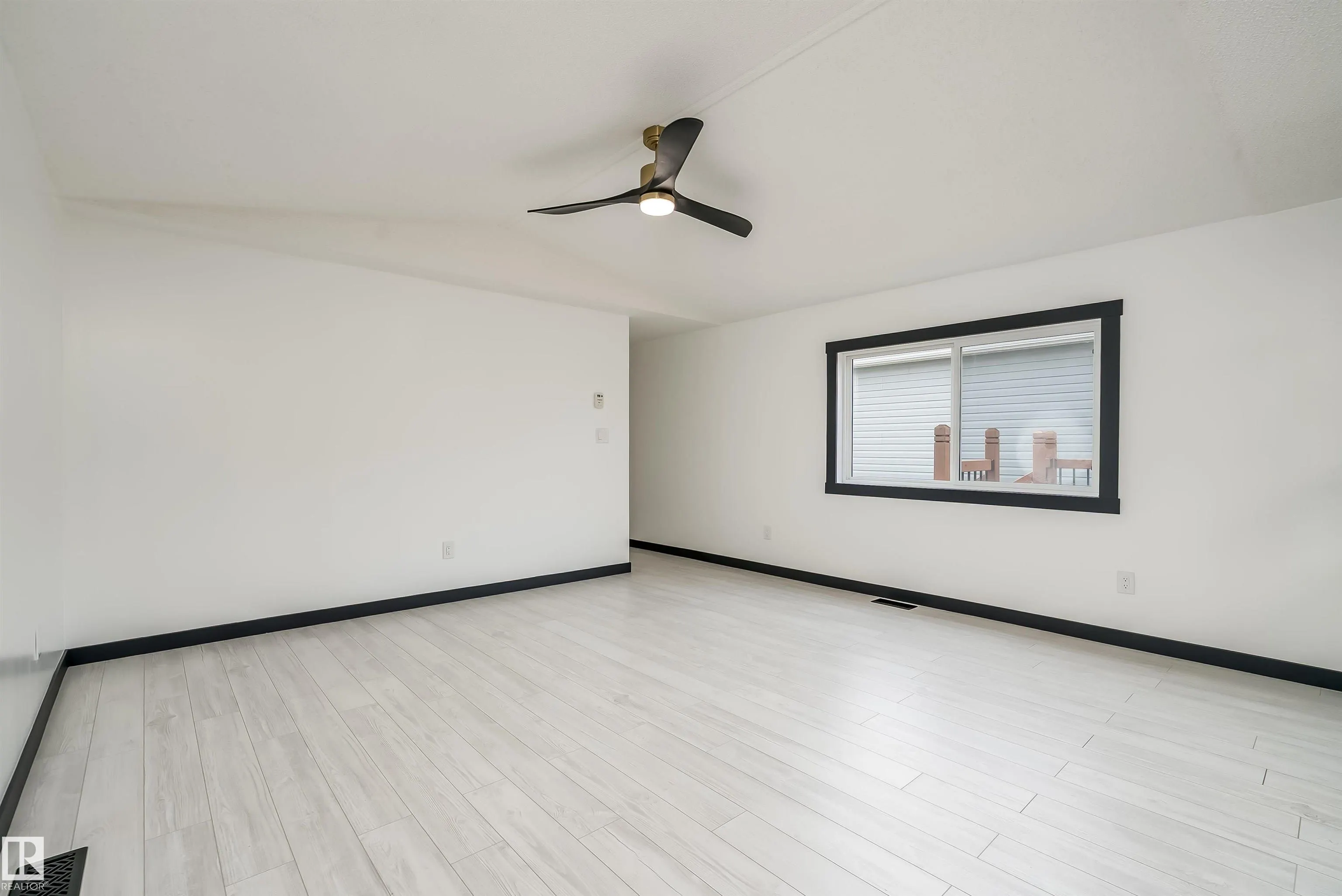 53222 RGE RD 272