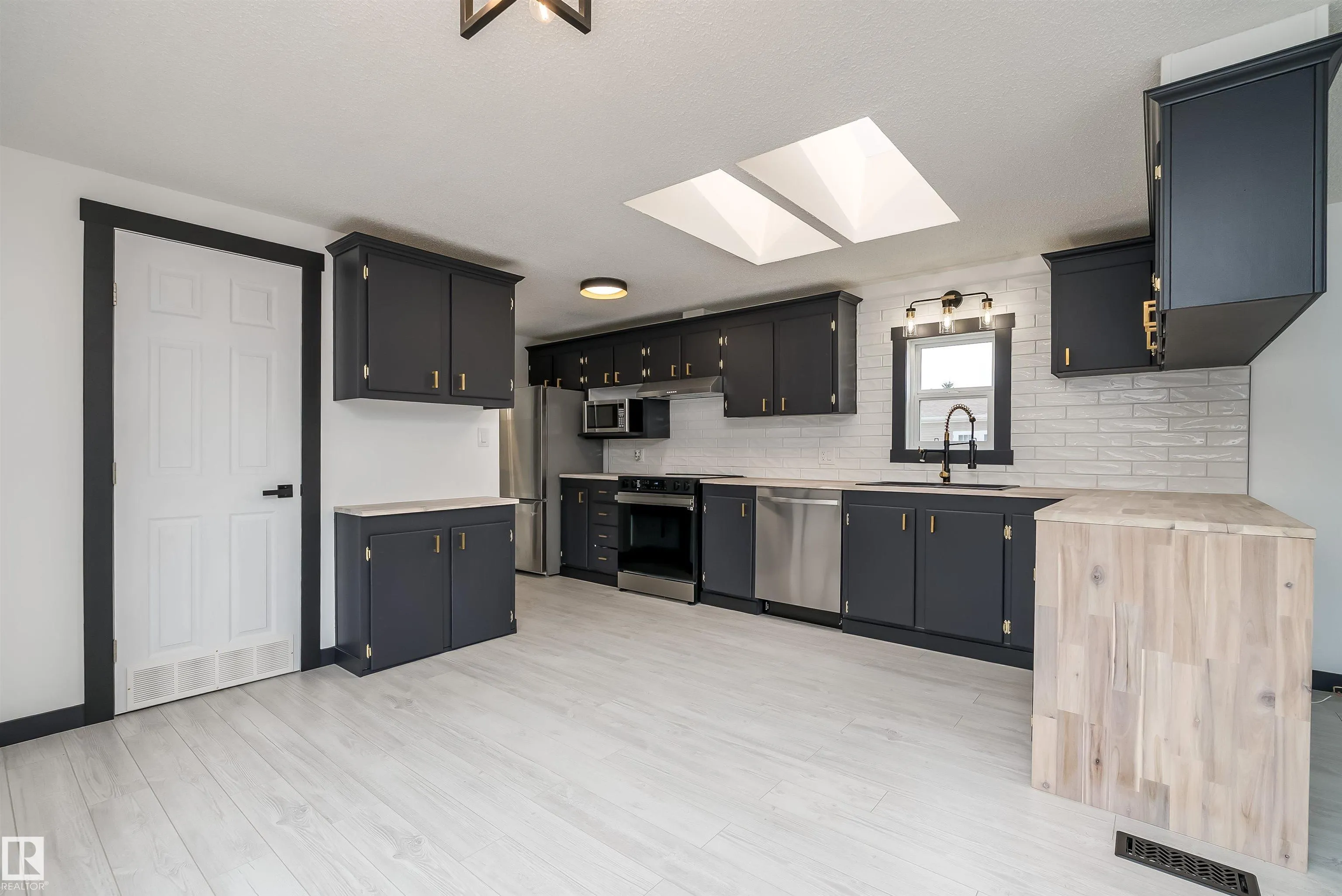 53222 RGE RD 272