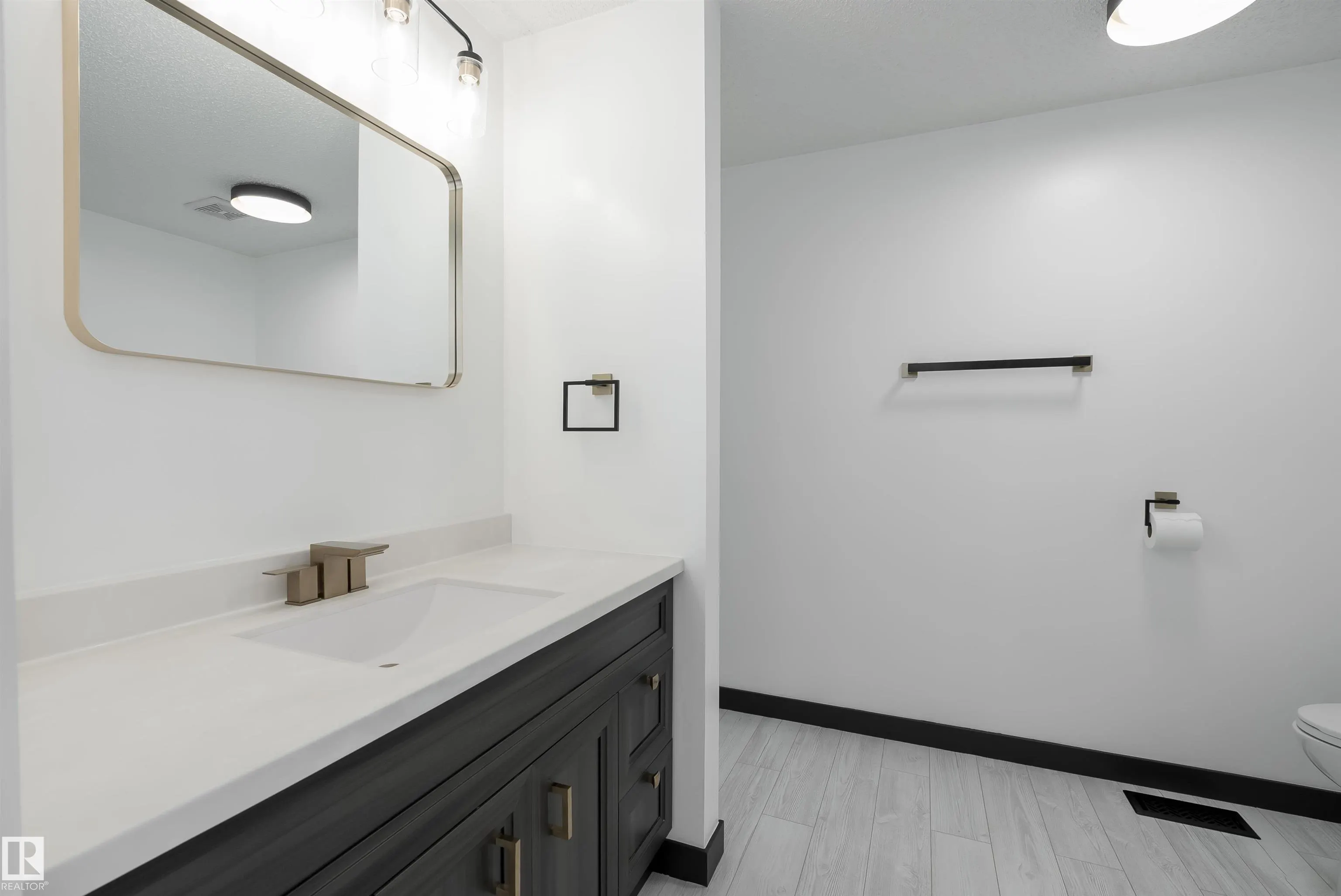 53222 RGE RD 272