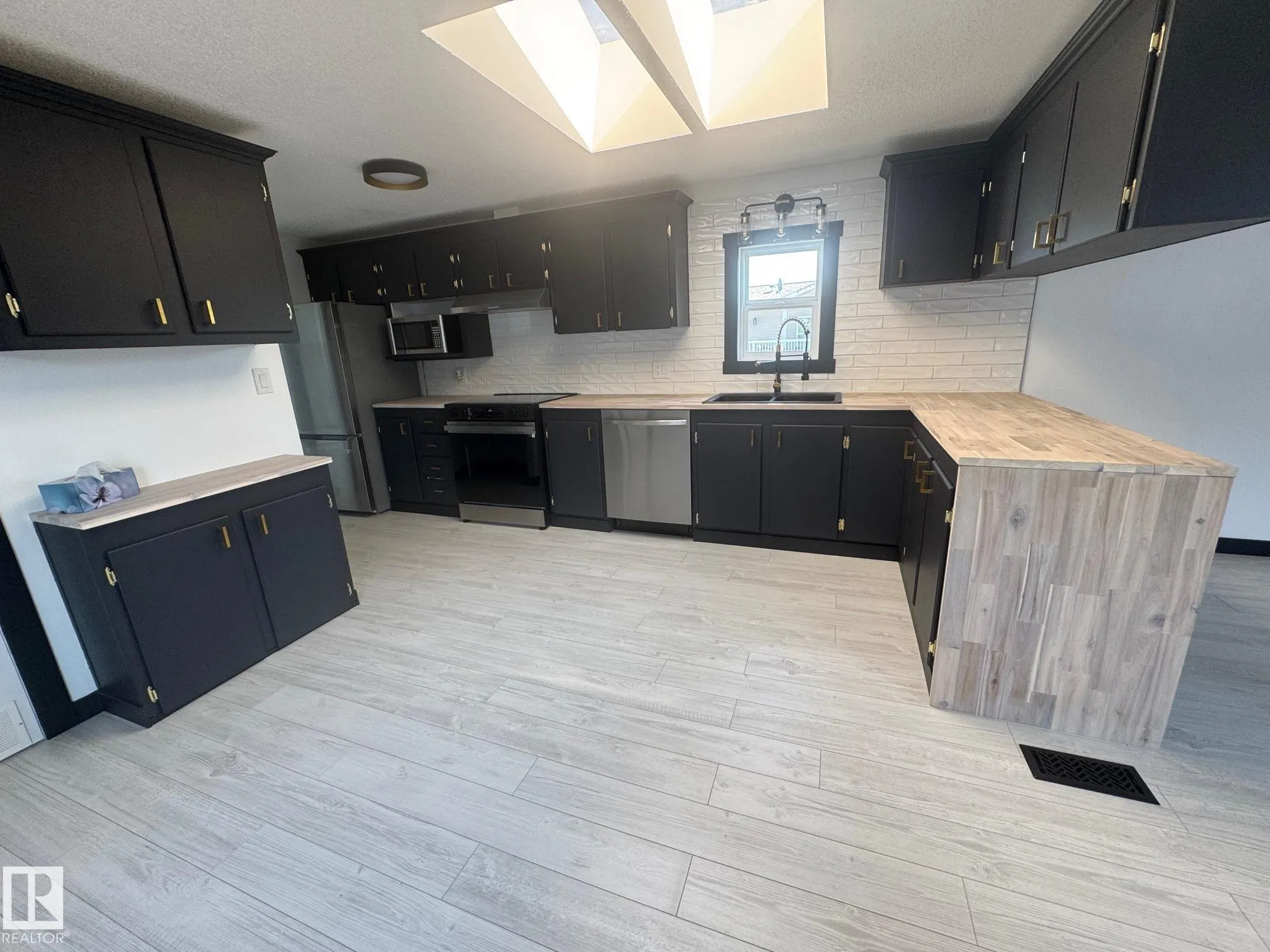 53222 RGE RD 272