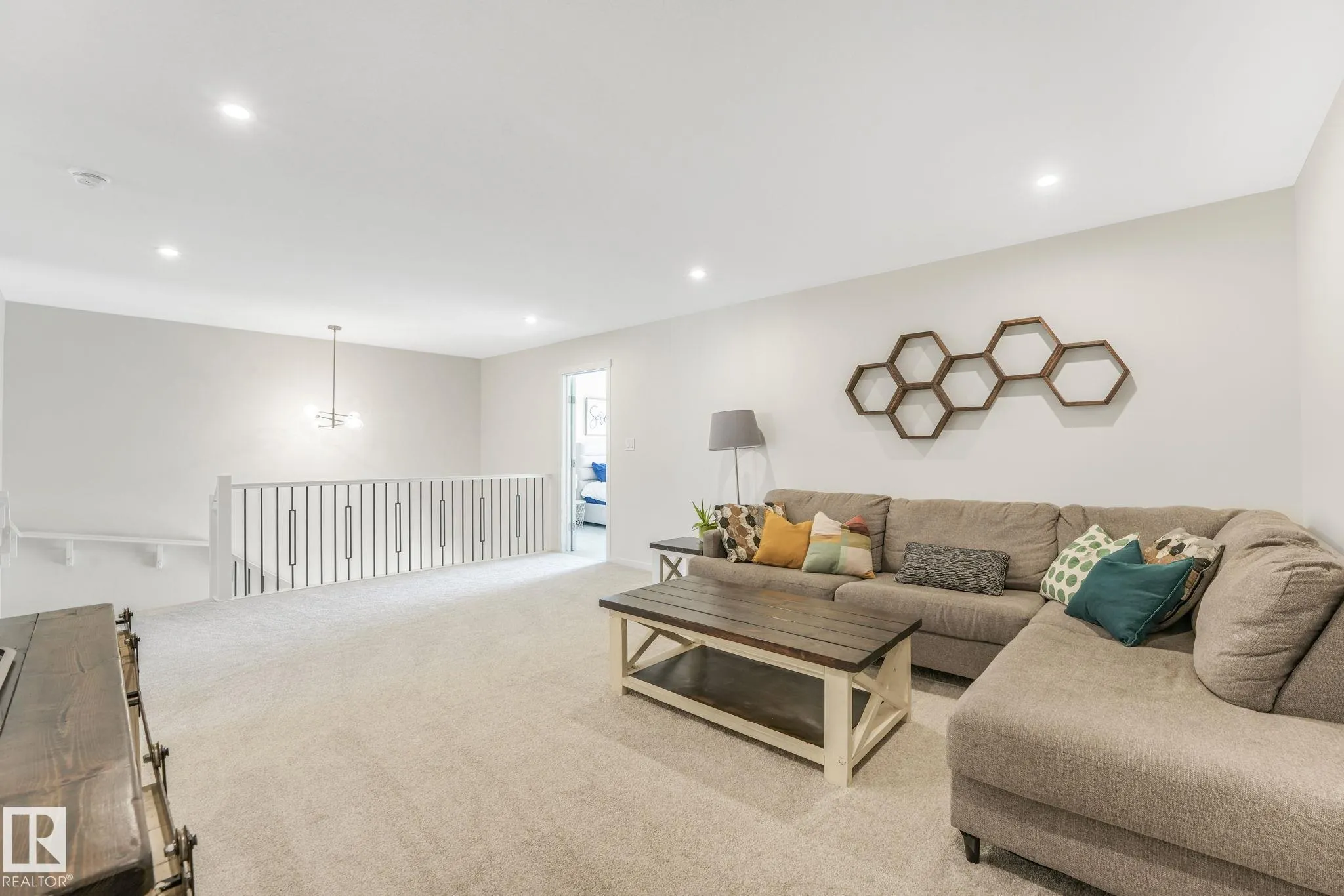 23 NETTLE Crescent