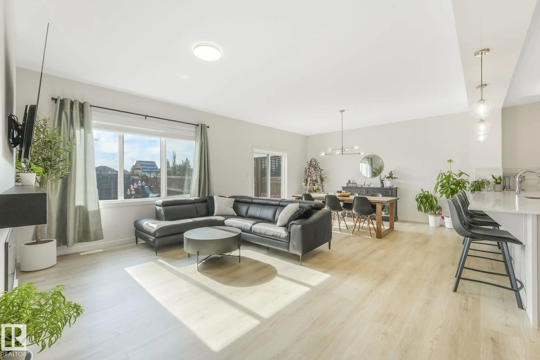 23 NETTLE Crescent