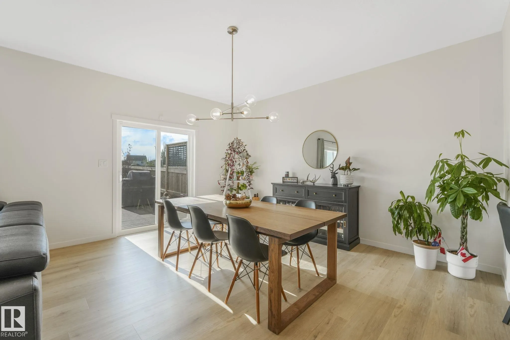 23 NETTLE Crescent