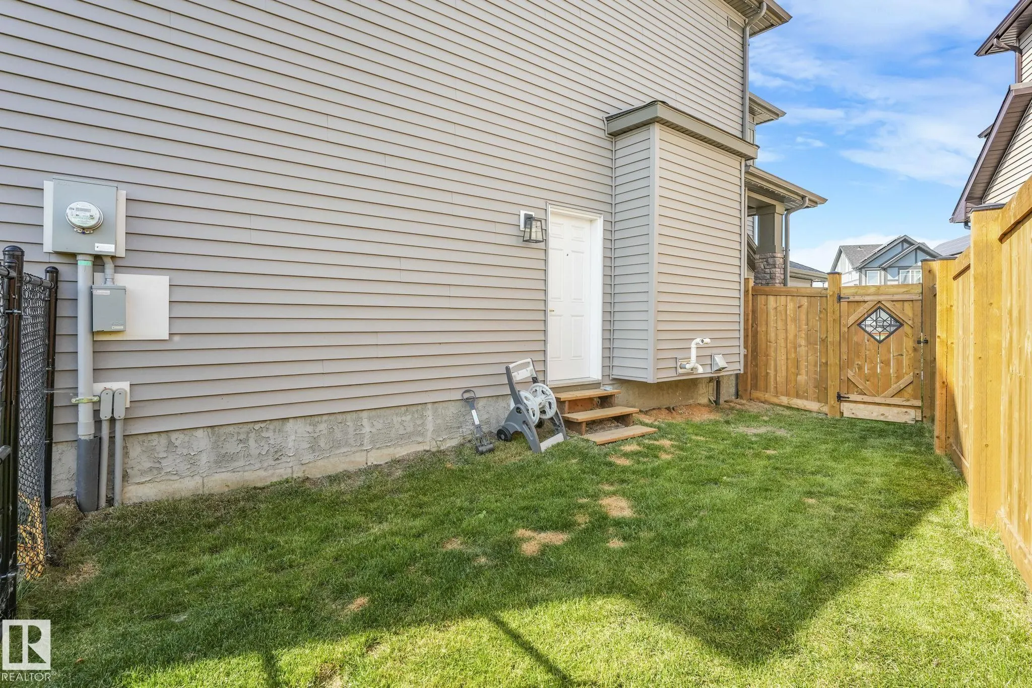 23 NETTLE Crescent