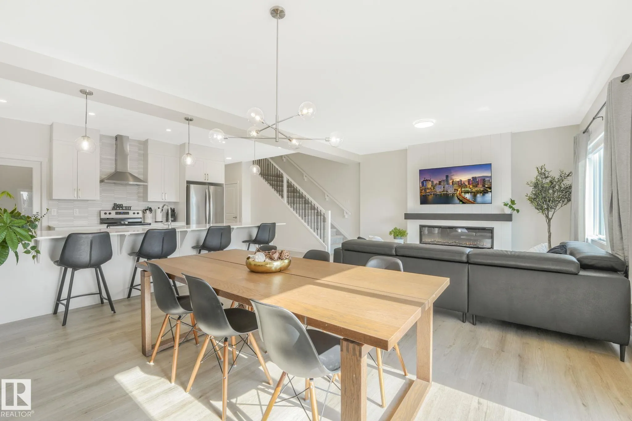 23 NETTLE Crescent