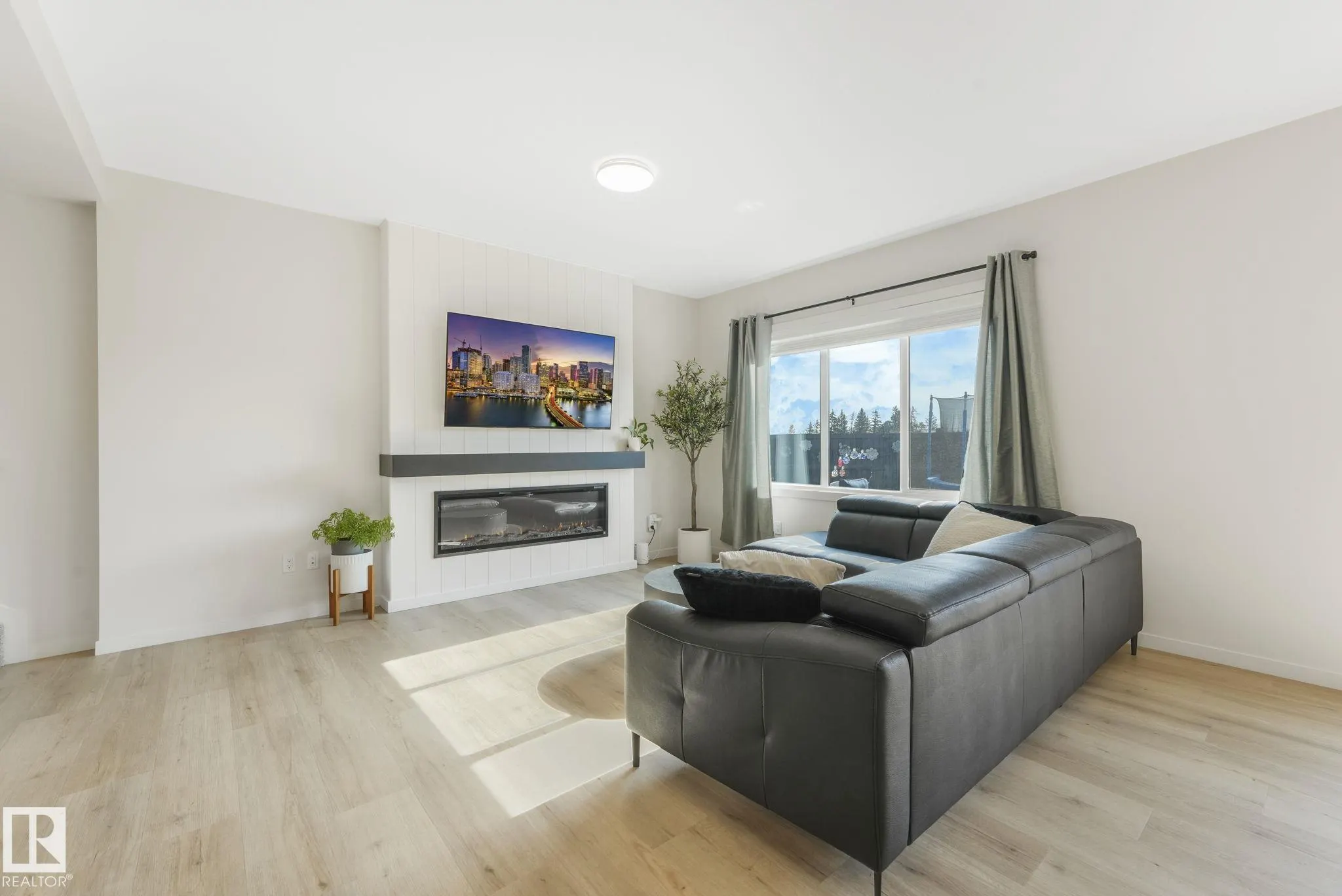 23 NETTLE Crescent