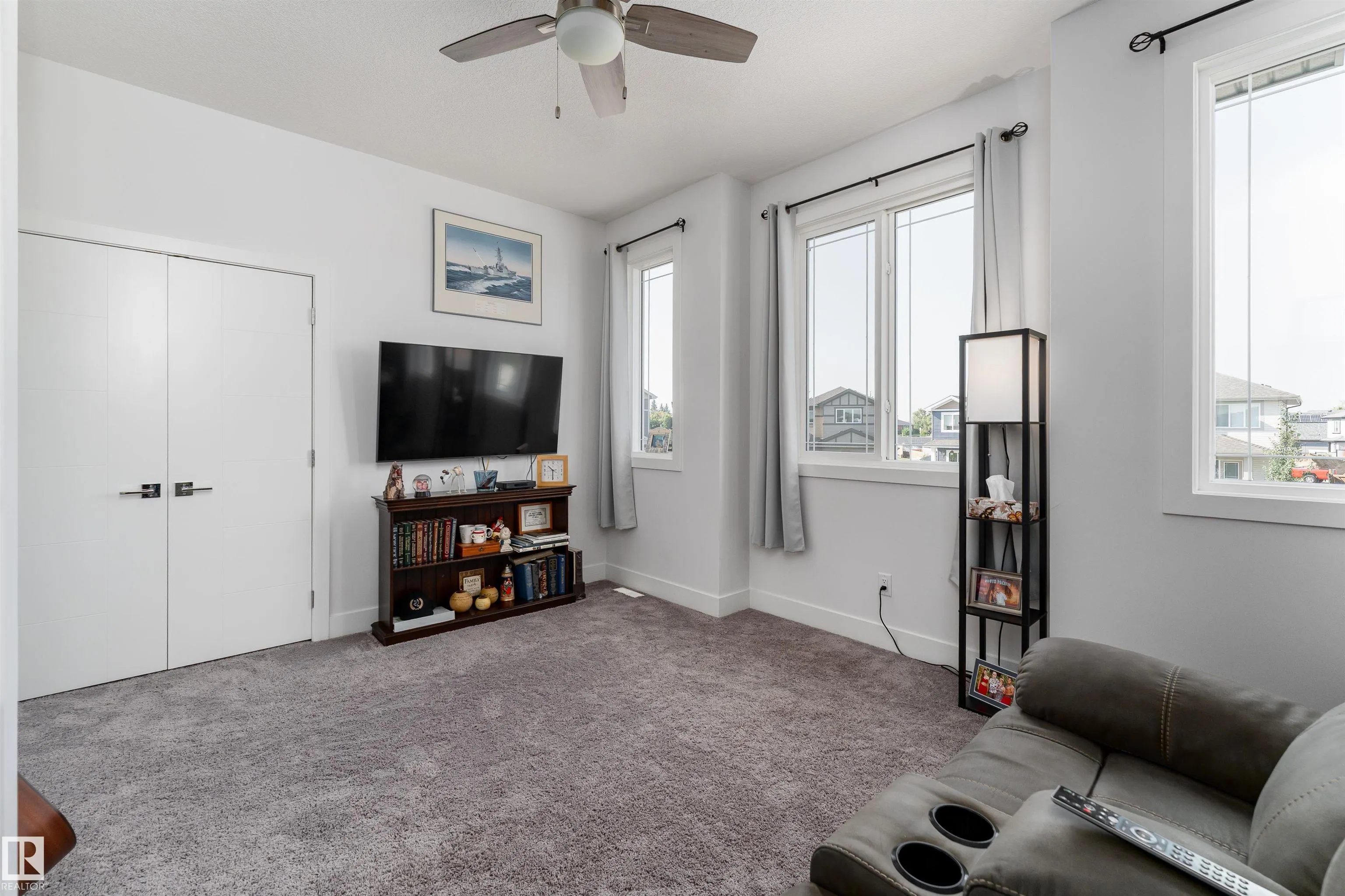 37 WALLACE Point(e)