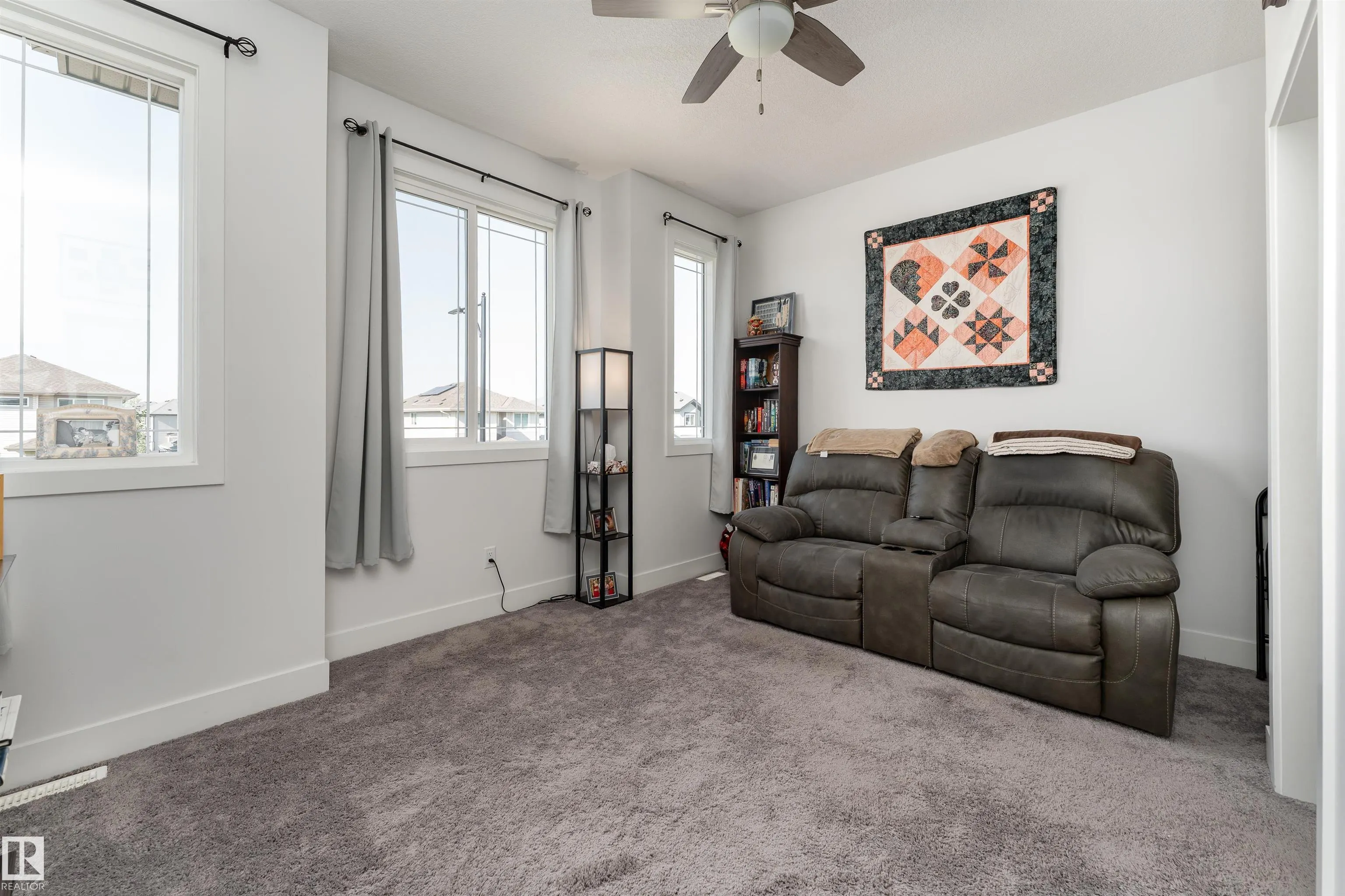 37 WALLACE Point(e)
