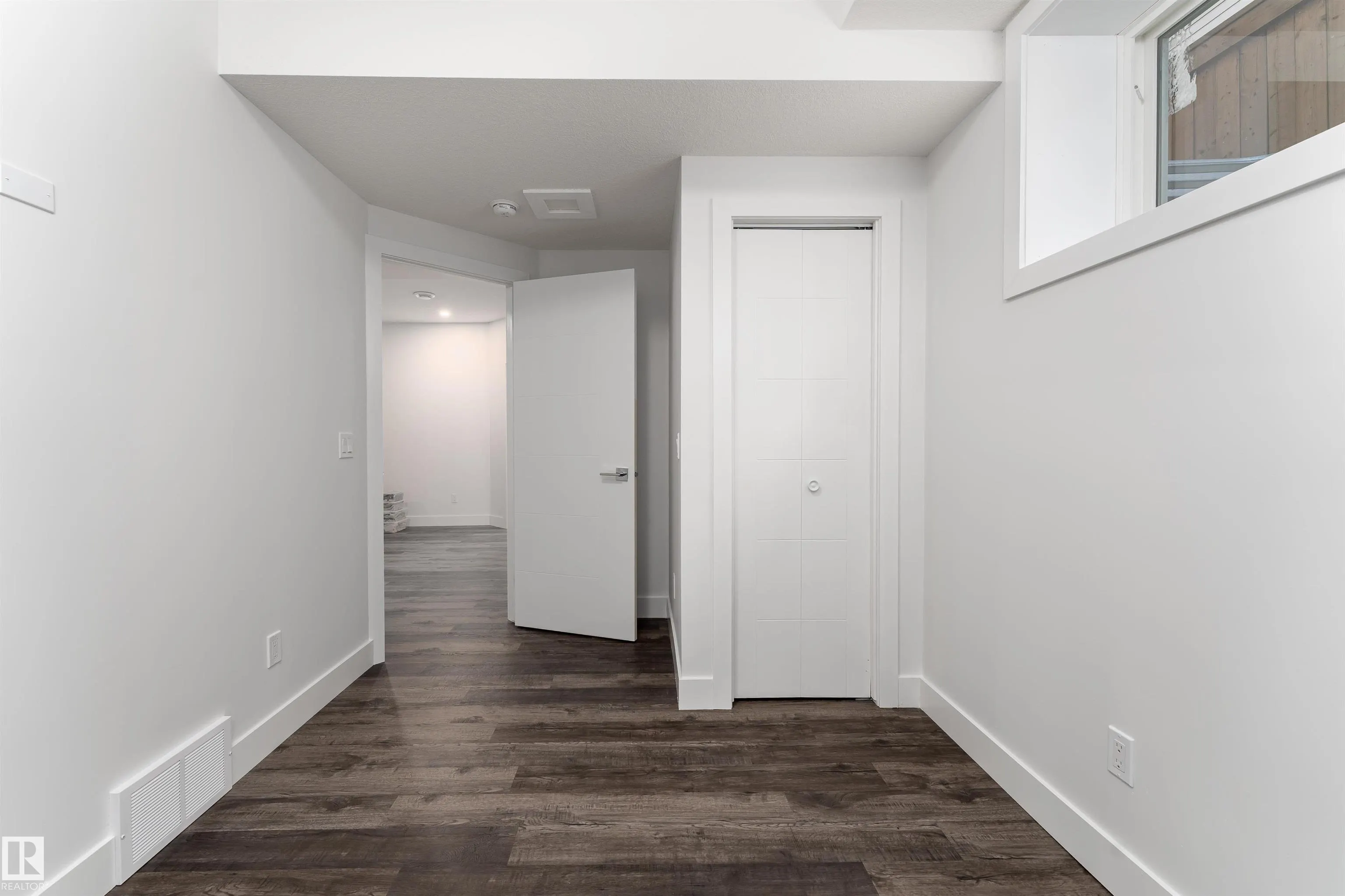 37 WALLACE Point(e)