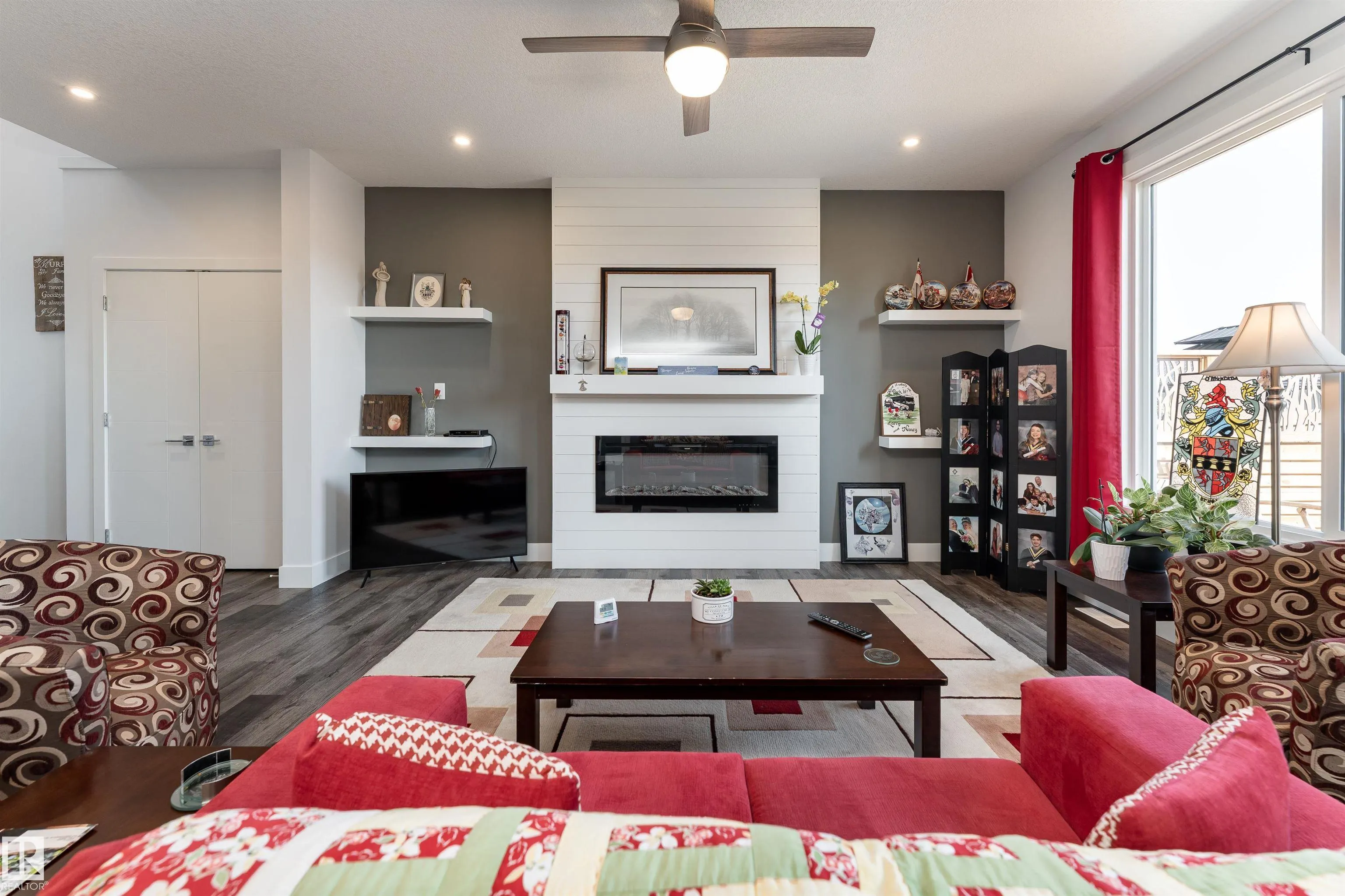 37 WALLACE Point(e)