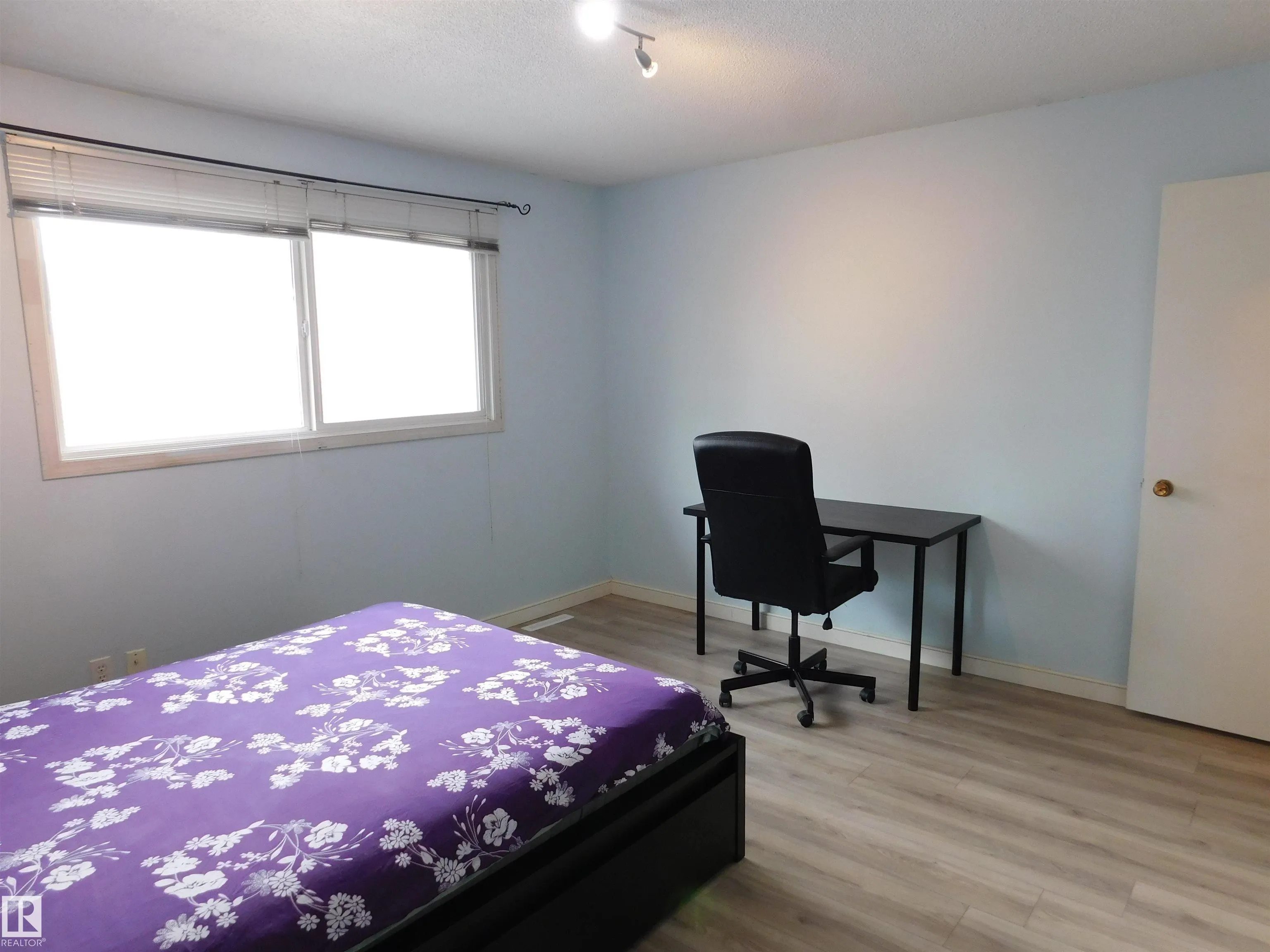 15E Meadowlark Village