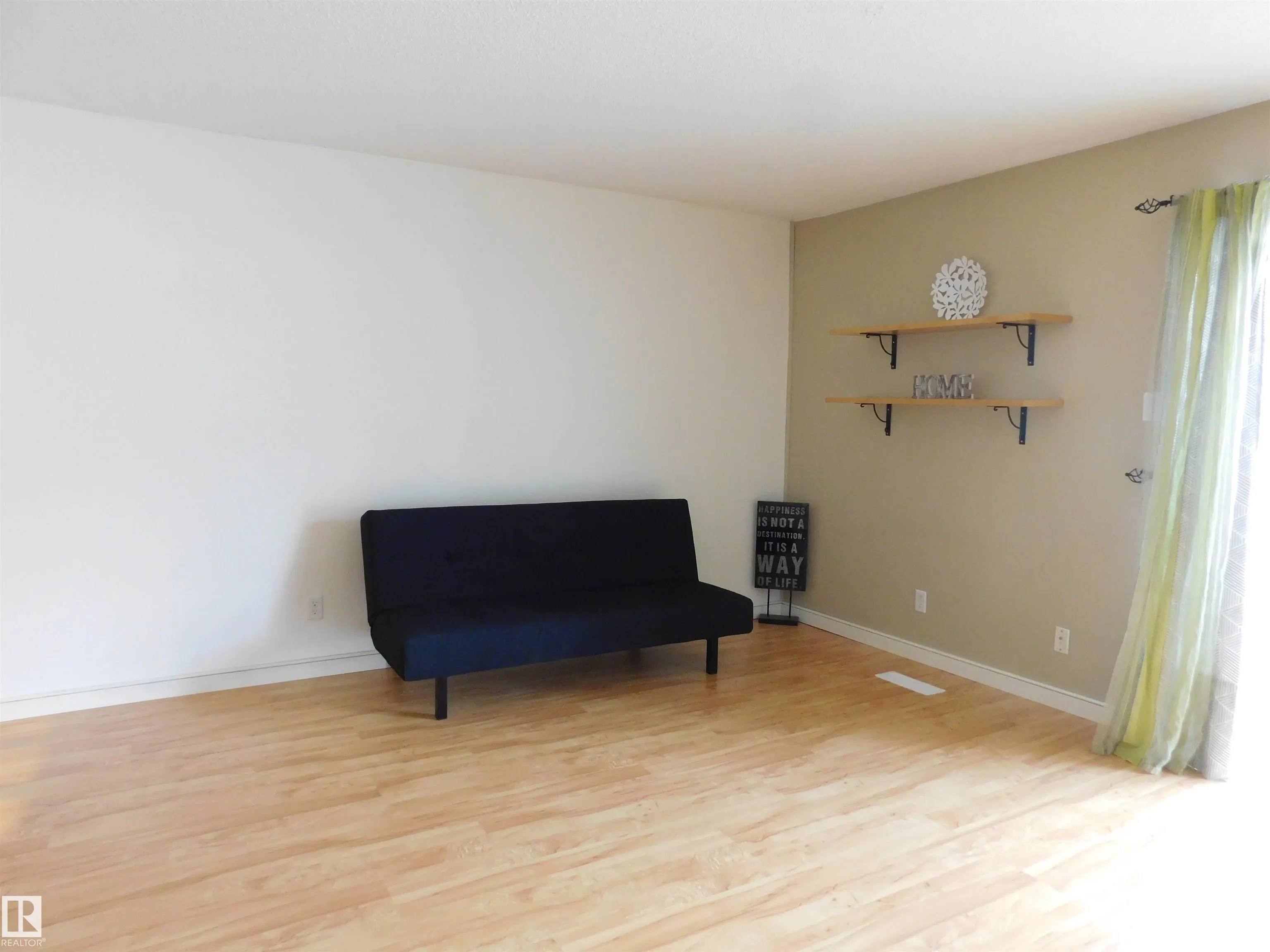 15E Meadowlark Village